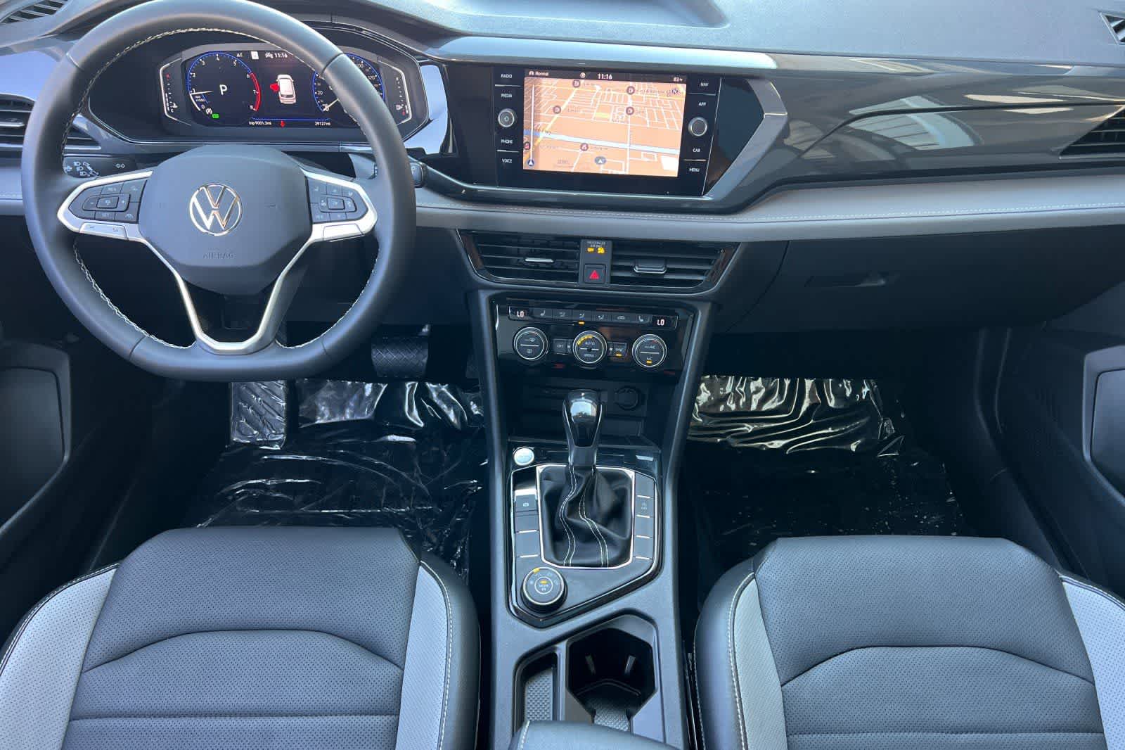 Thumbnail: 2023 Volkswagen Taos - 4