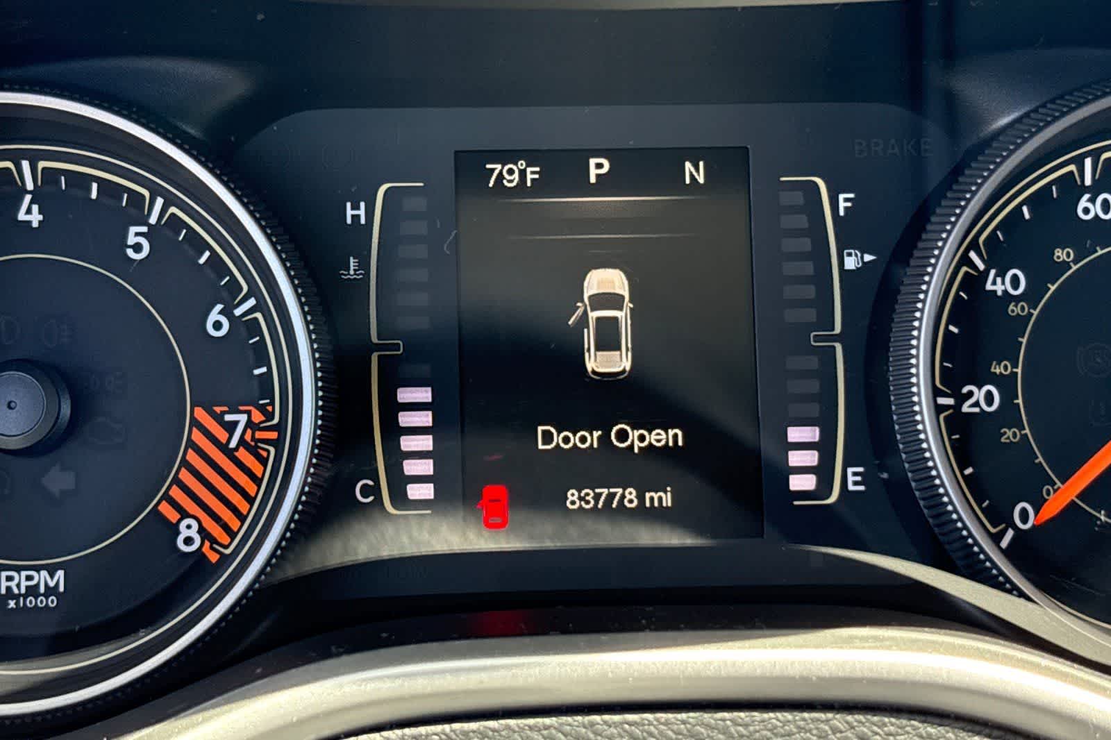 Thumbnail: 2015 Jeep Cherokee - 26