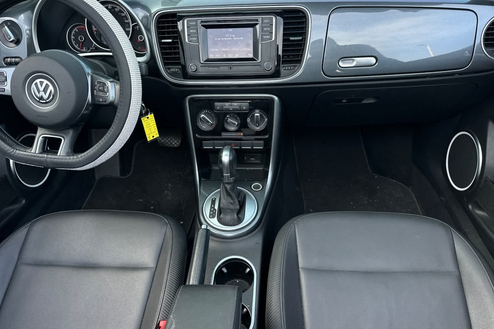 Thumbnail: 2018 Volkswagen Beetle - 4