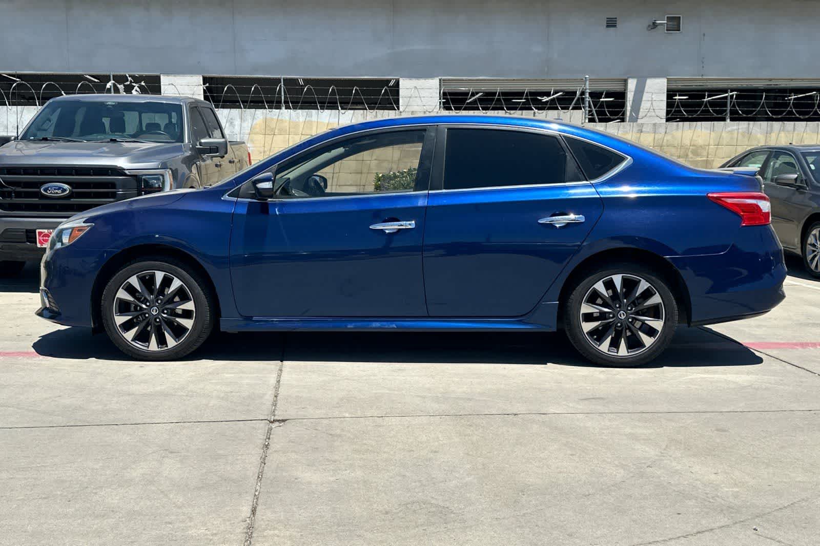 Thumbnail: 2016 Nissan Sentra - 6