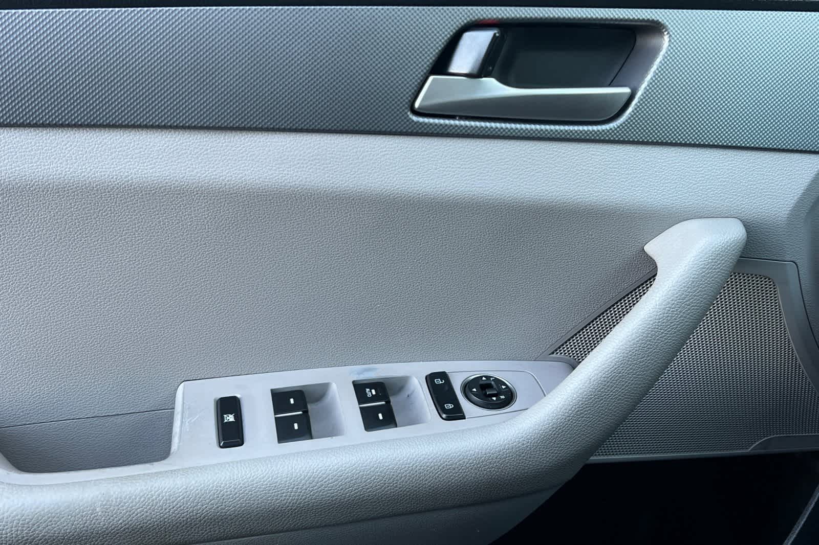 Thumbnail: 2019 Hyundai Sonata - 15