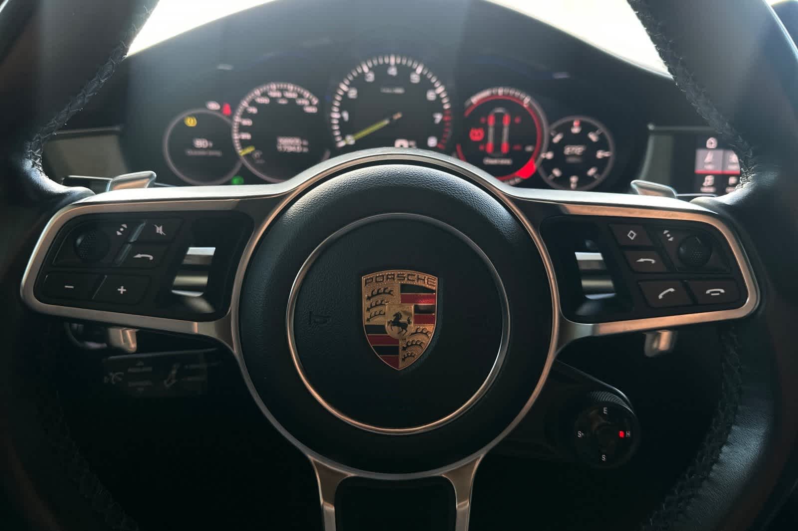Thumbnail: 2018 Porsche Panamera - 25