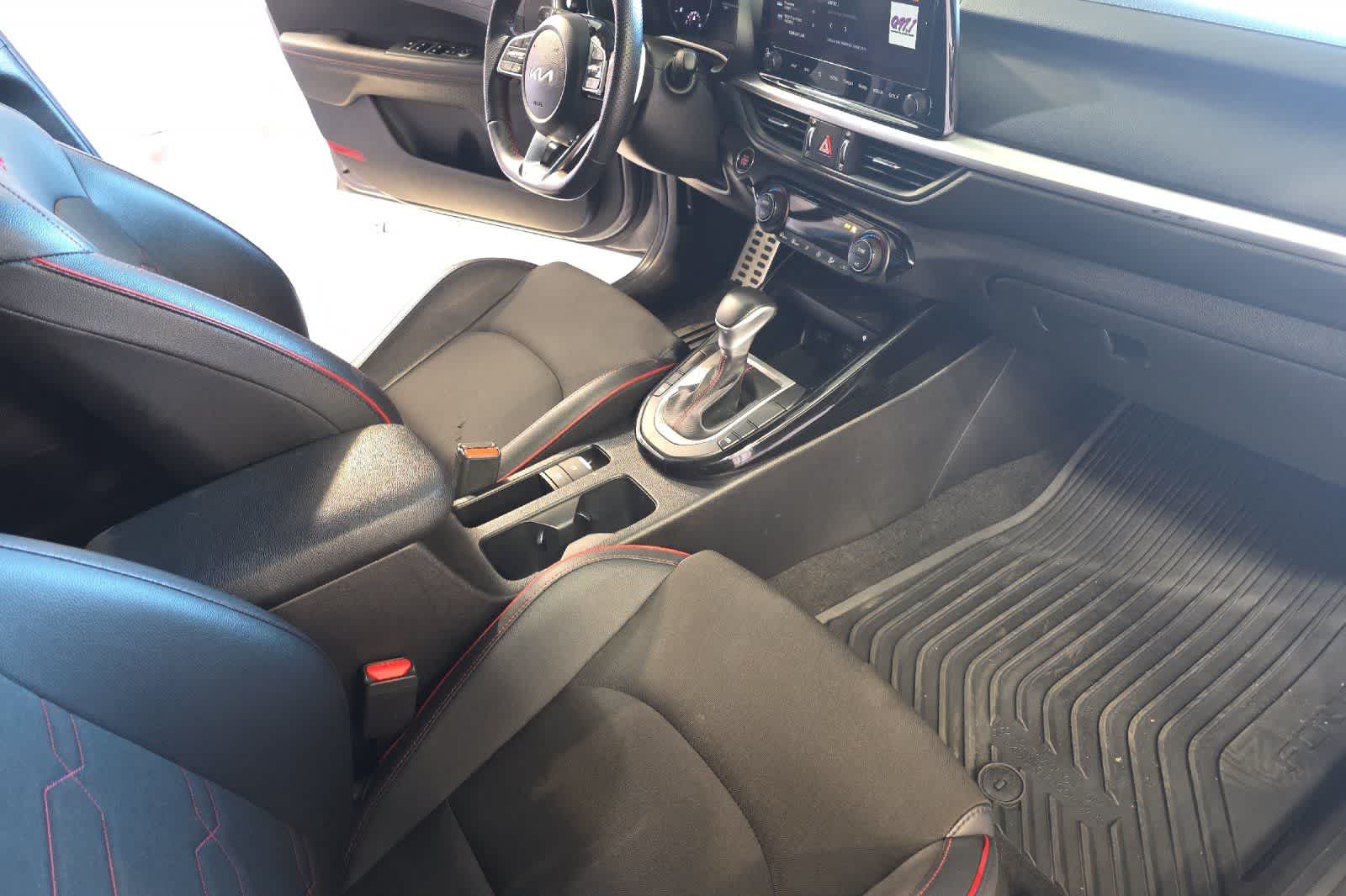 Thumbnail: 2023 Kia Forte - 17