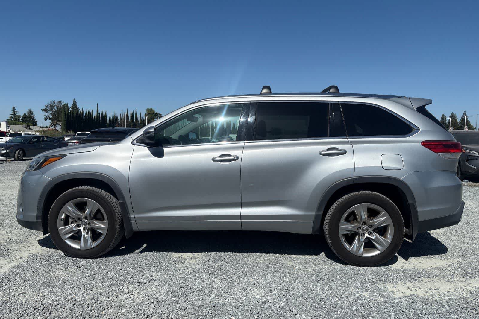 Thumbnail: 2019 Toyota Highlander - 6