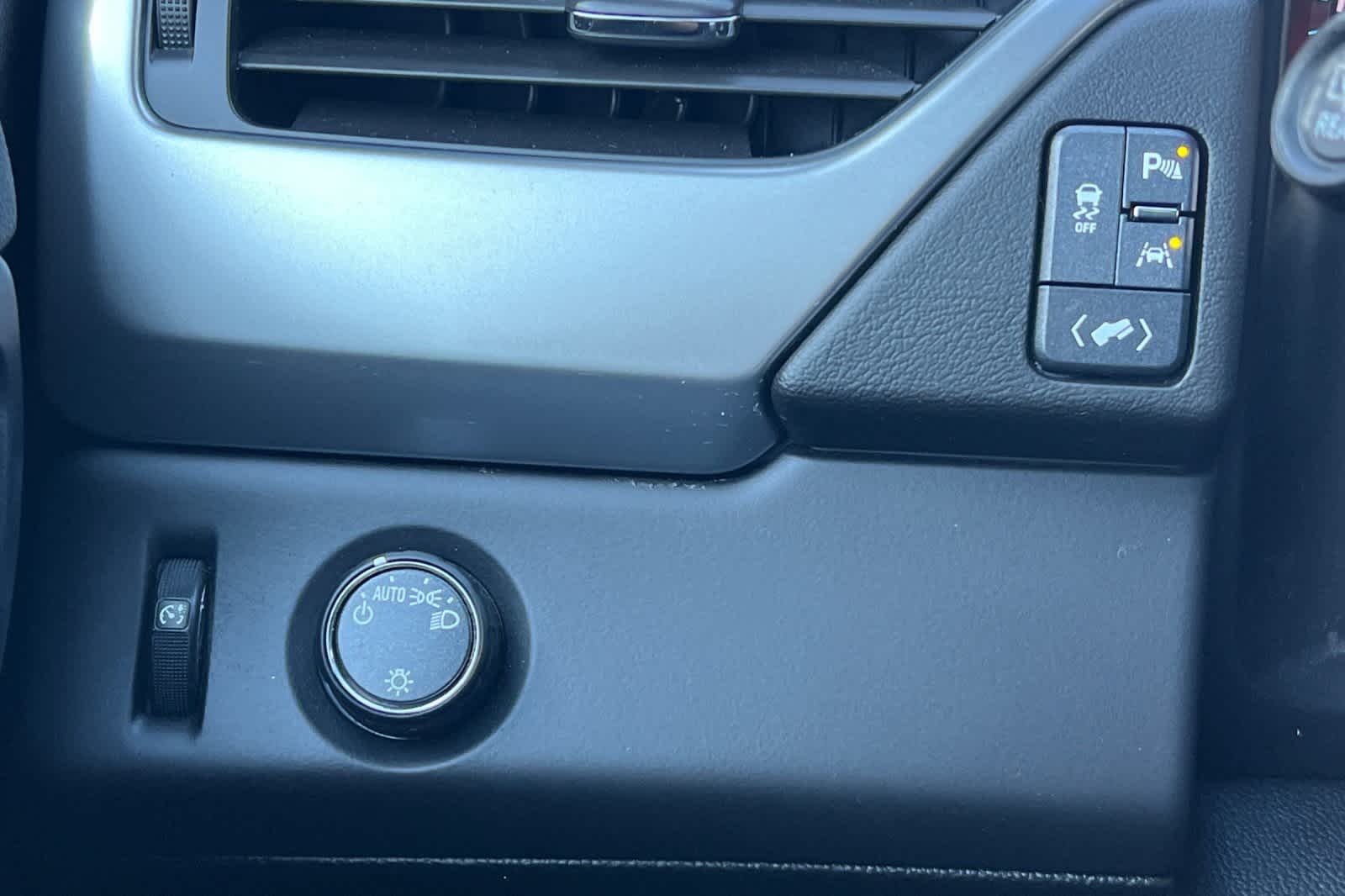 Thumbnail: 2017 Chevrolet Suburban - 35