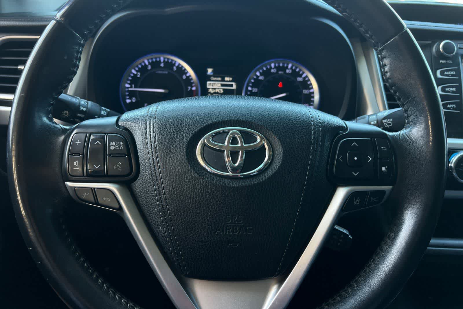 Thumbnail: 2018 Toyota Highlander - 26