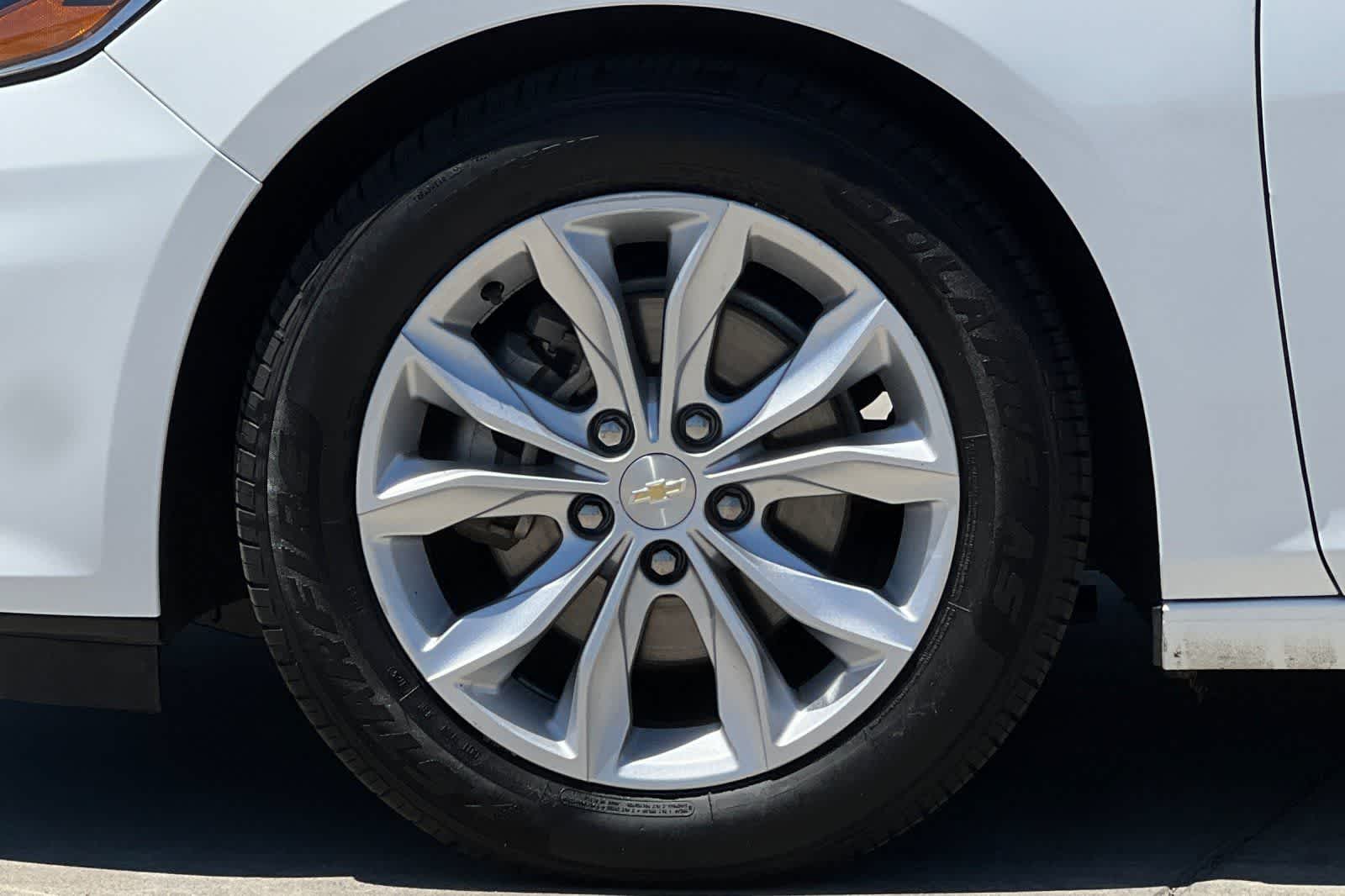 Thumbnail: 2022 Chevrolet Malibu - 12
