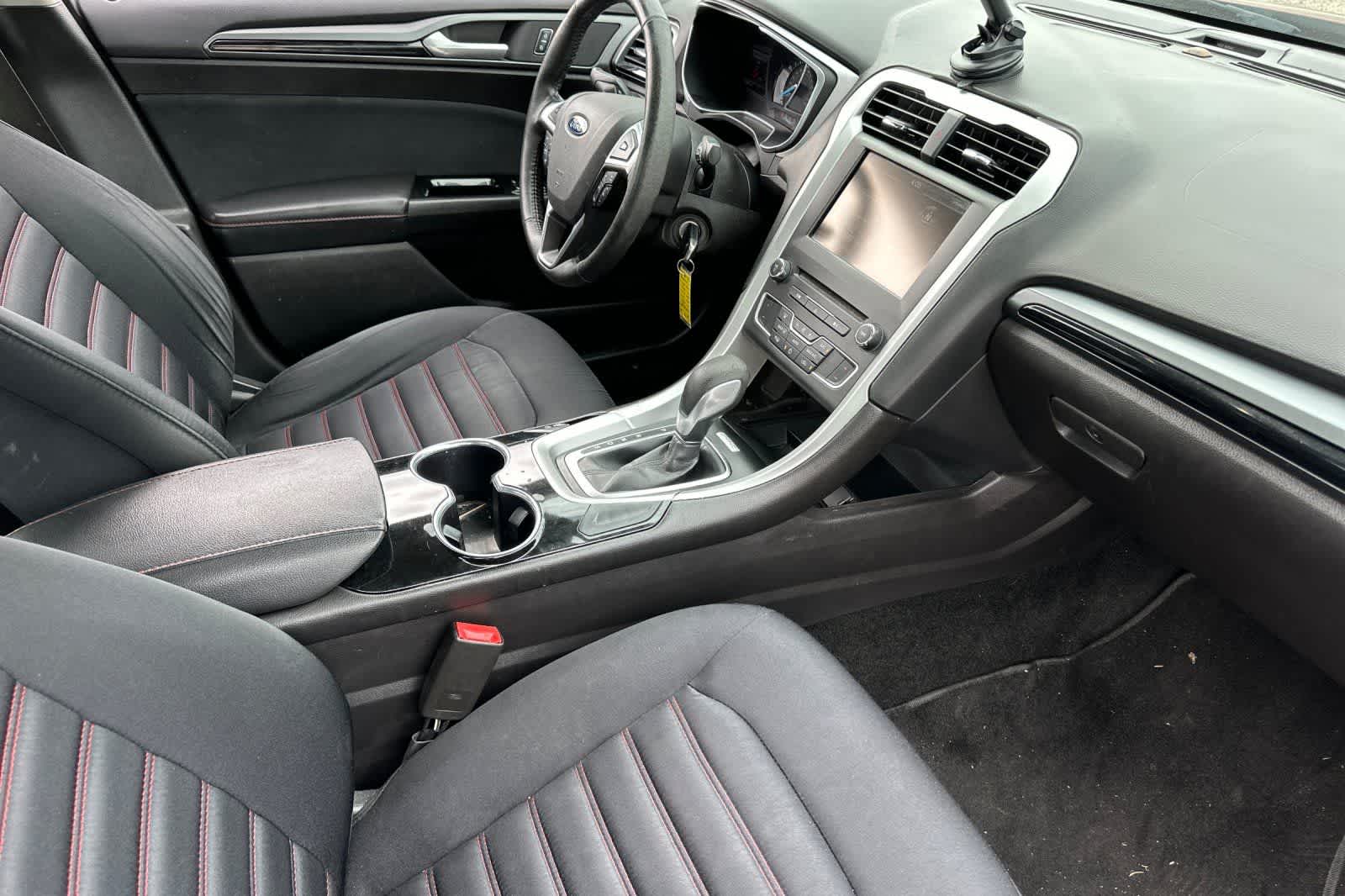 Thumbnail: 2016 Ford Fusion - 17