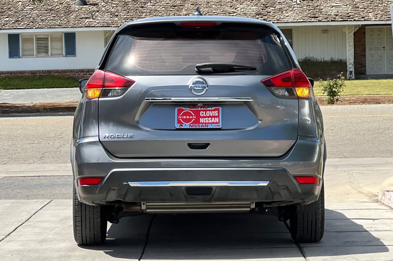 Thumbnail: 2017 Nissan Rogue - 8