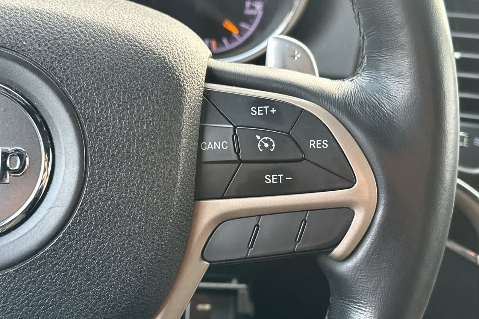 Thumbnail: 2015 Jeep Grand Cherokee - 30