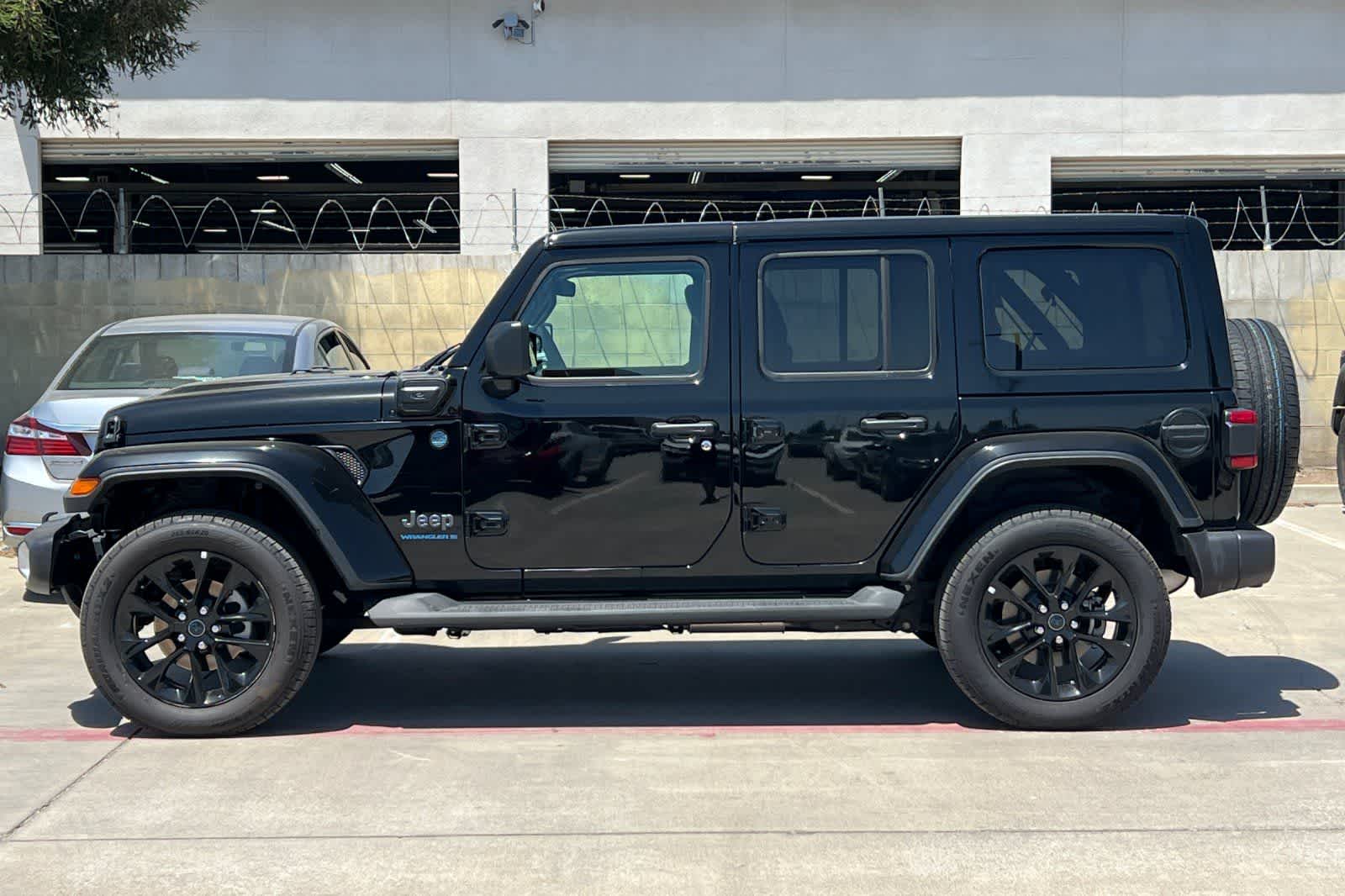 Thumbnail: 2025 Jeep Wrangler - 6