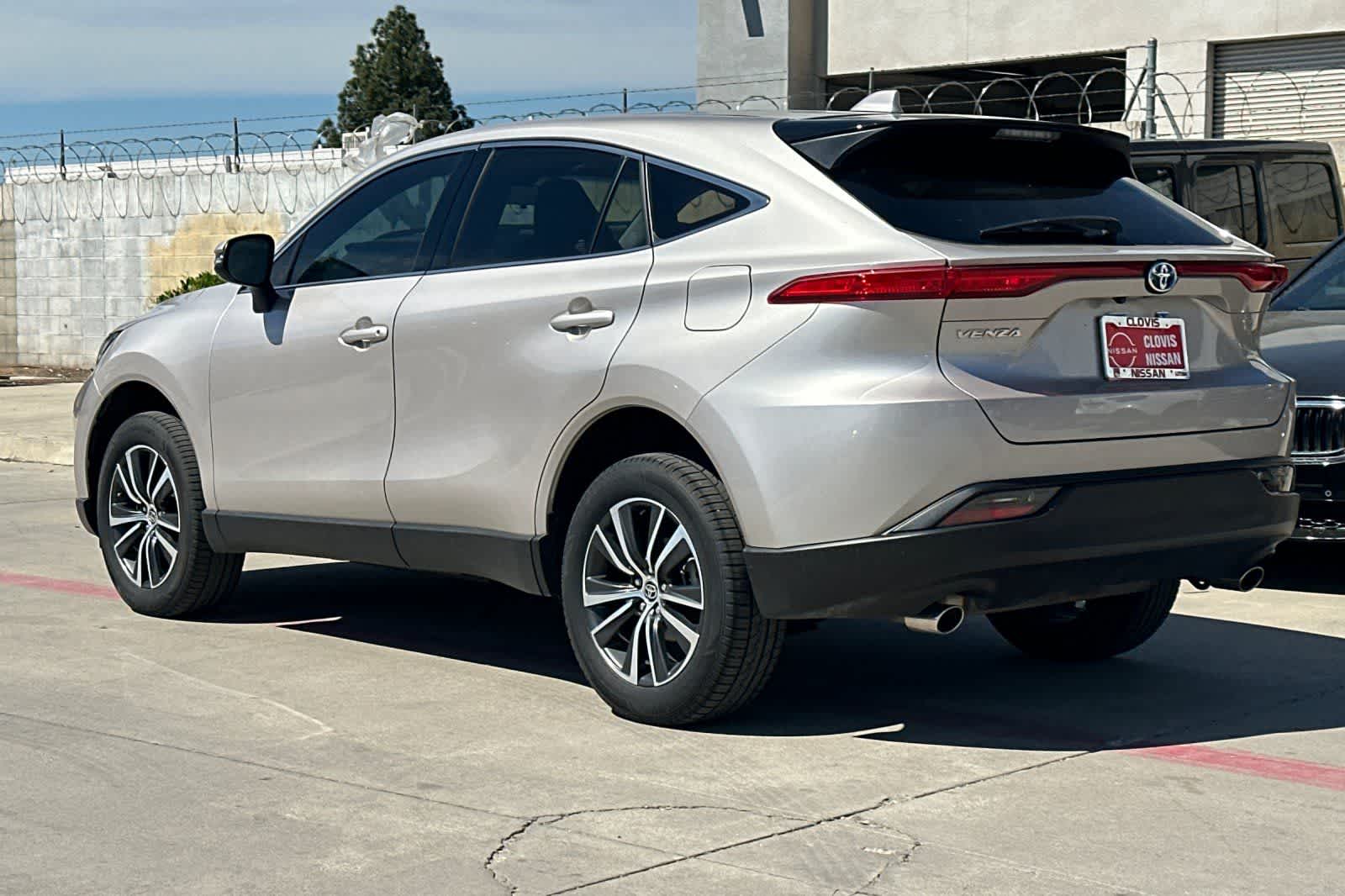 Thumbnail: 2024 Toyota Venza - 7