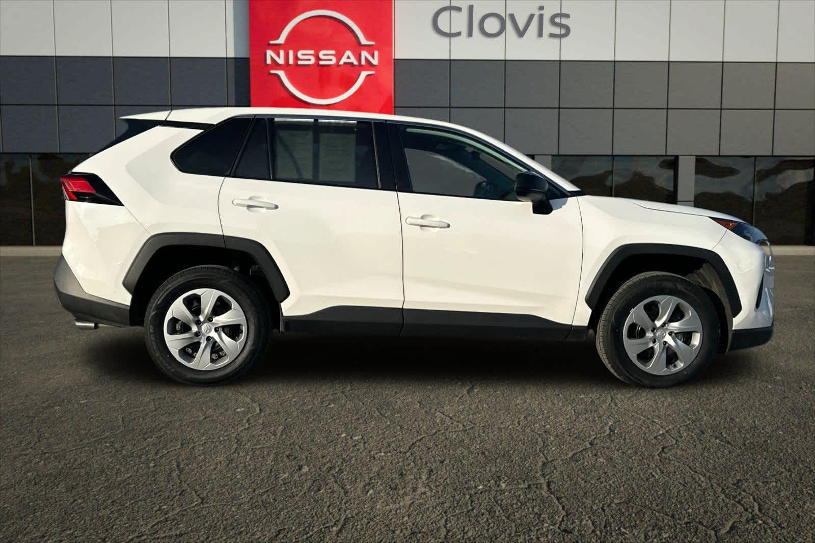 Thumbnail: 2022 Toyota RAV4 - 9