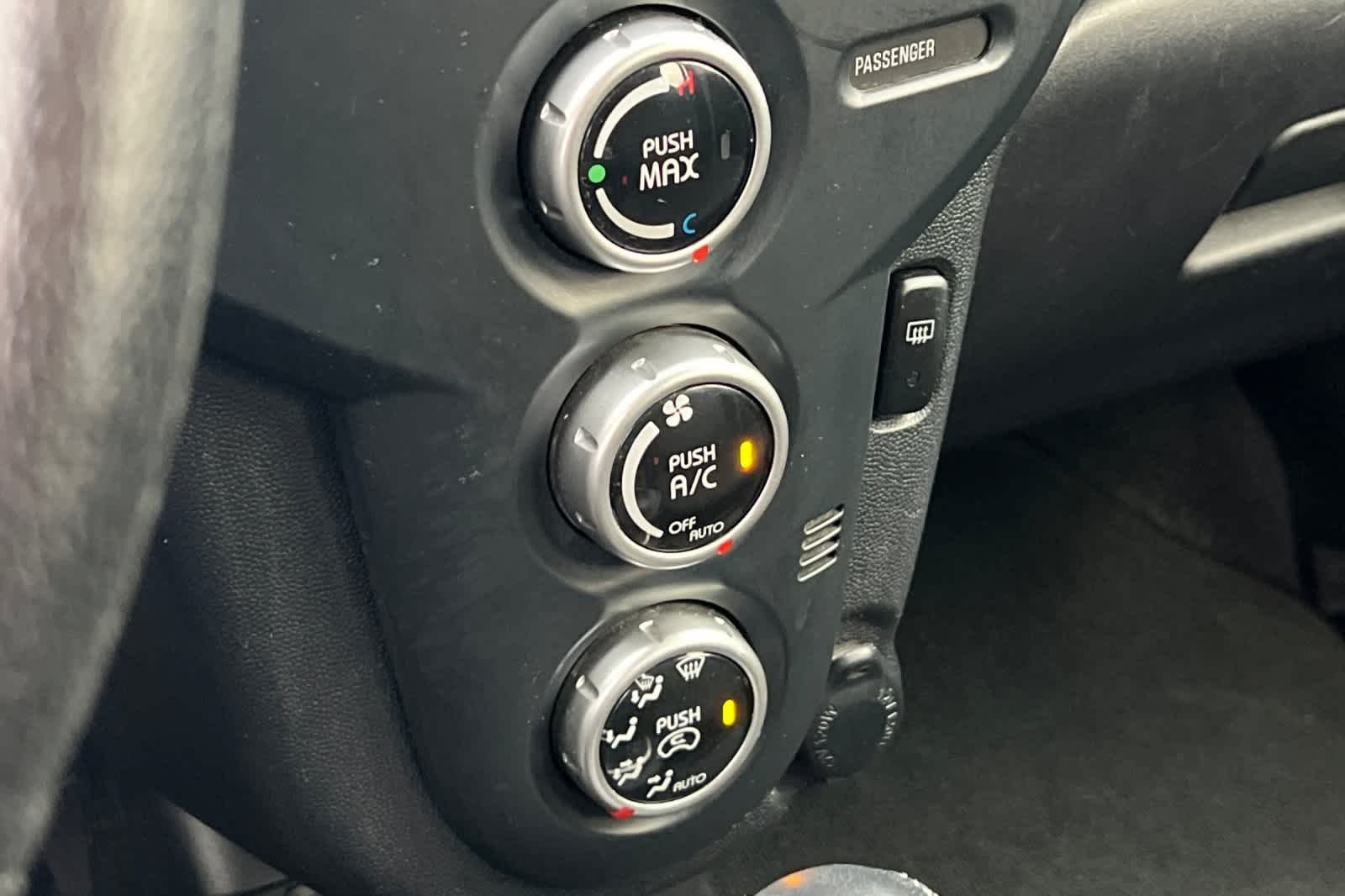 Thumbnail: 2016 Mitsubishi i-MiEV - 20