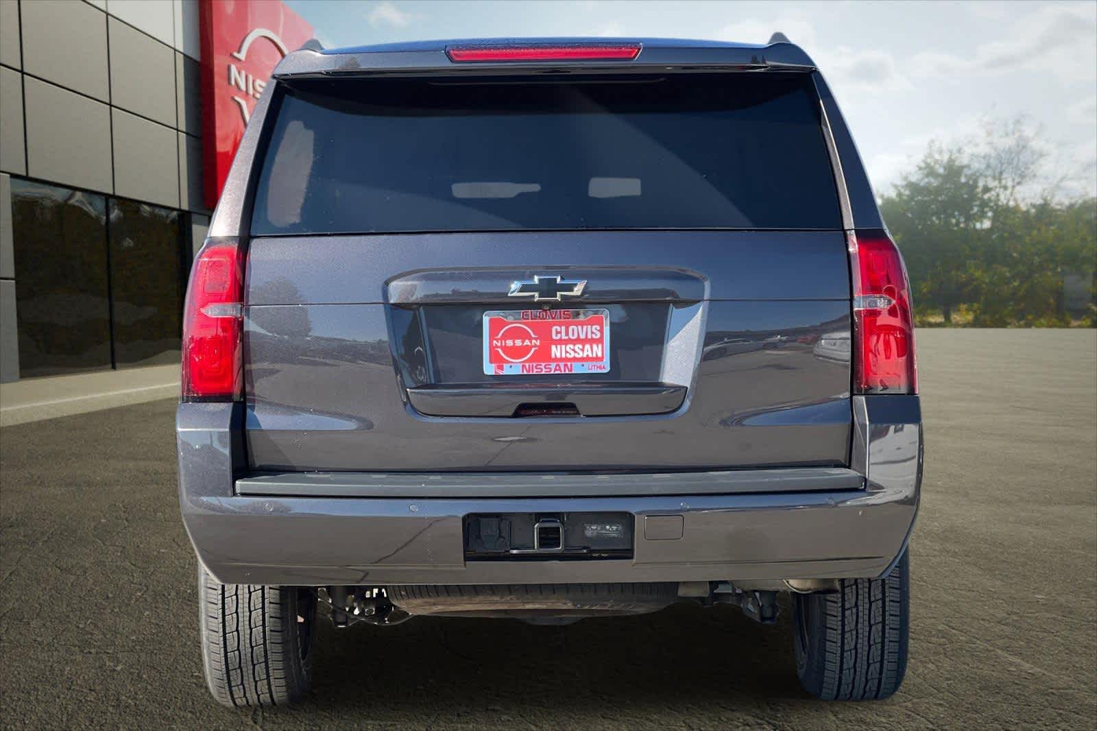 Thumbnail: 2017 Chevrolet Suburban - 8