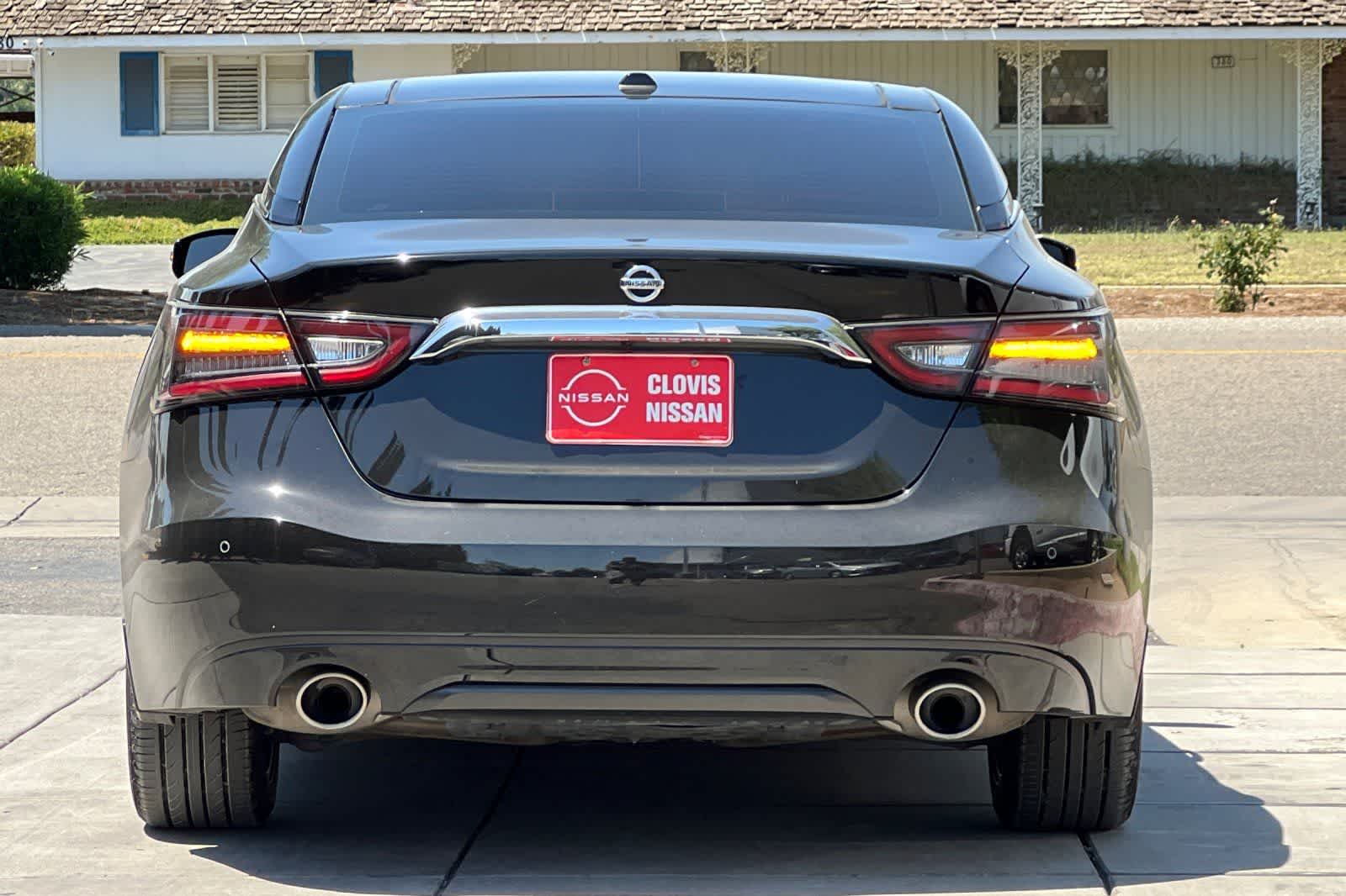 Thumbnail: 2017 Nissan Maxima - 8