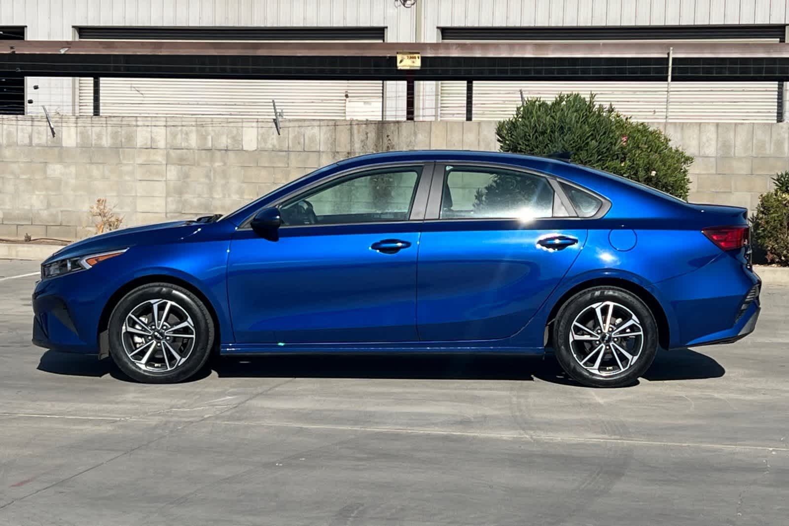 Thumbnail: 2023 Kia Forte - 6