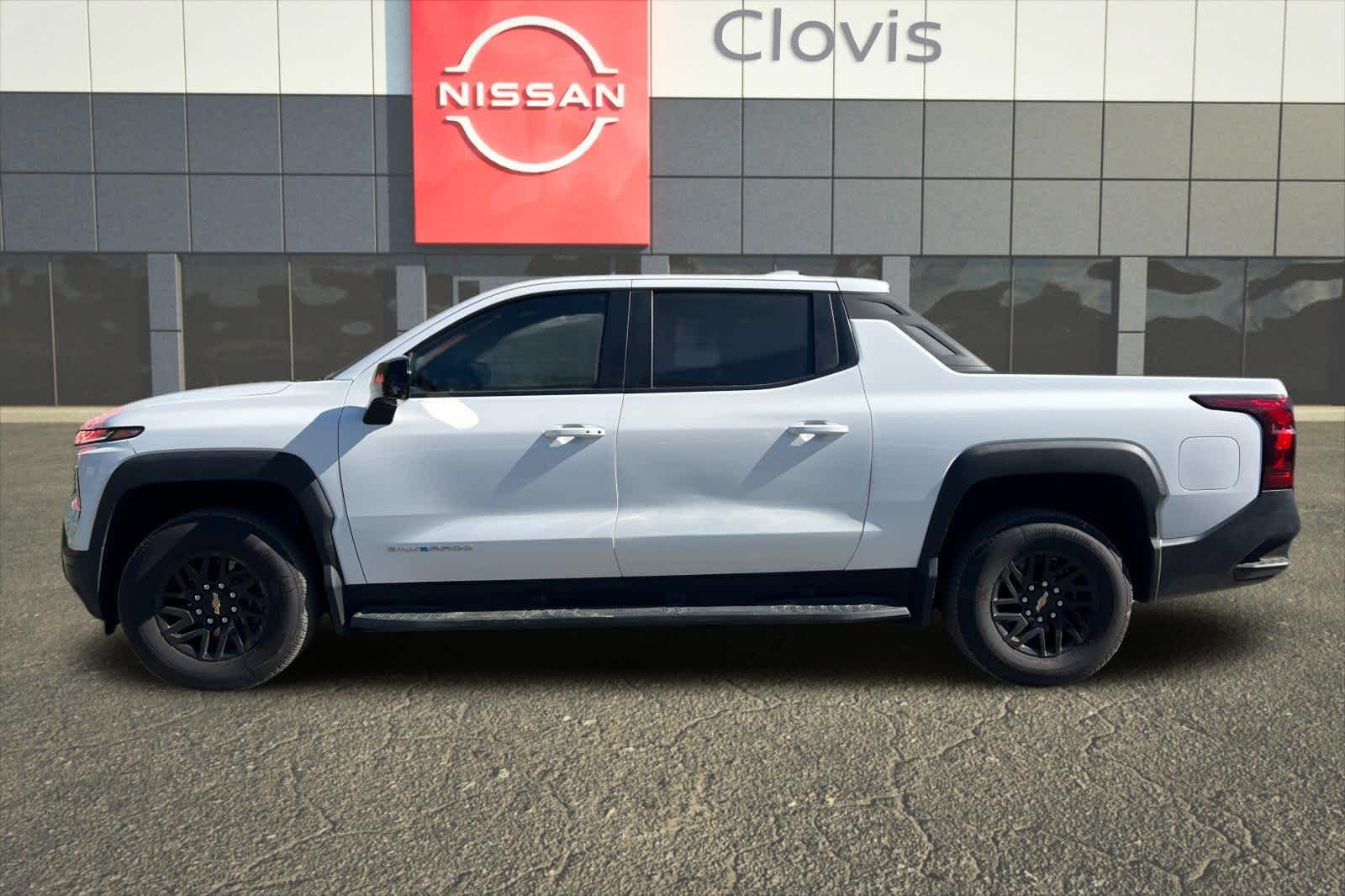 Thumbnail: 2024 Chevrolet Silverado EV - 6