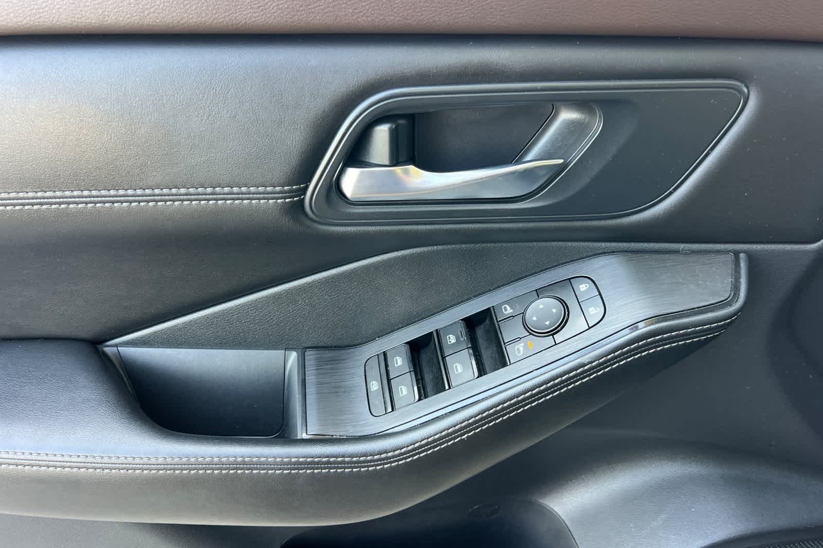 Thumbnail: 2023 Nissan Rogue - 13