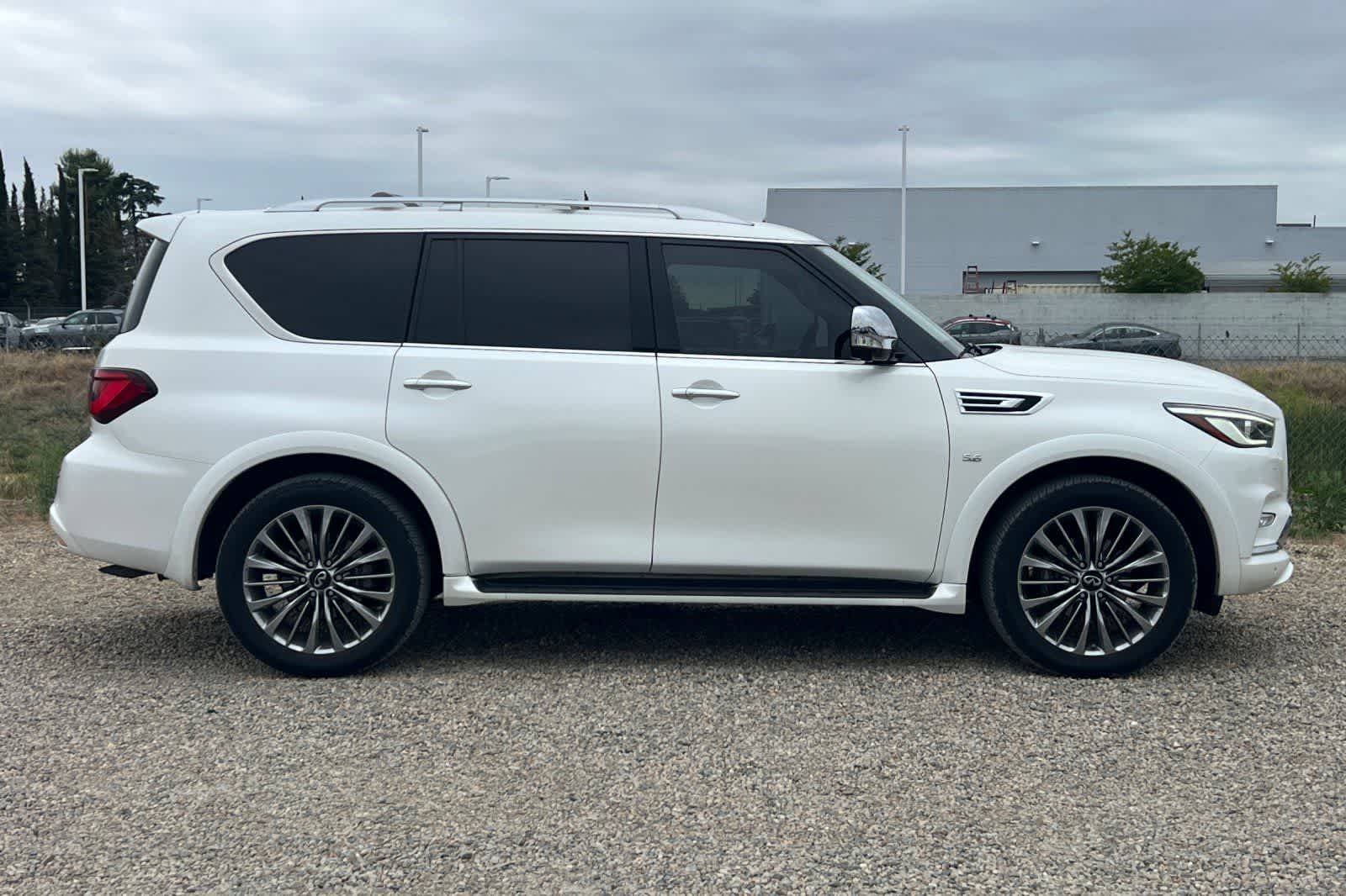 Thumbnail: 2018 INFINITI QX80 - 9