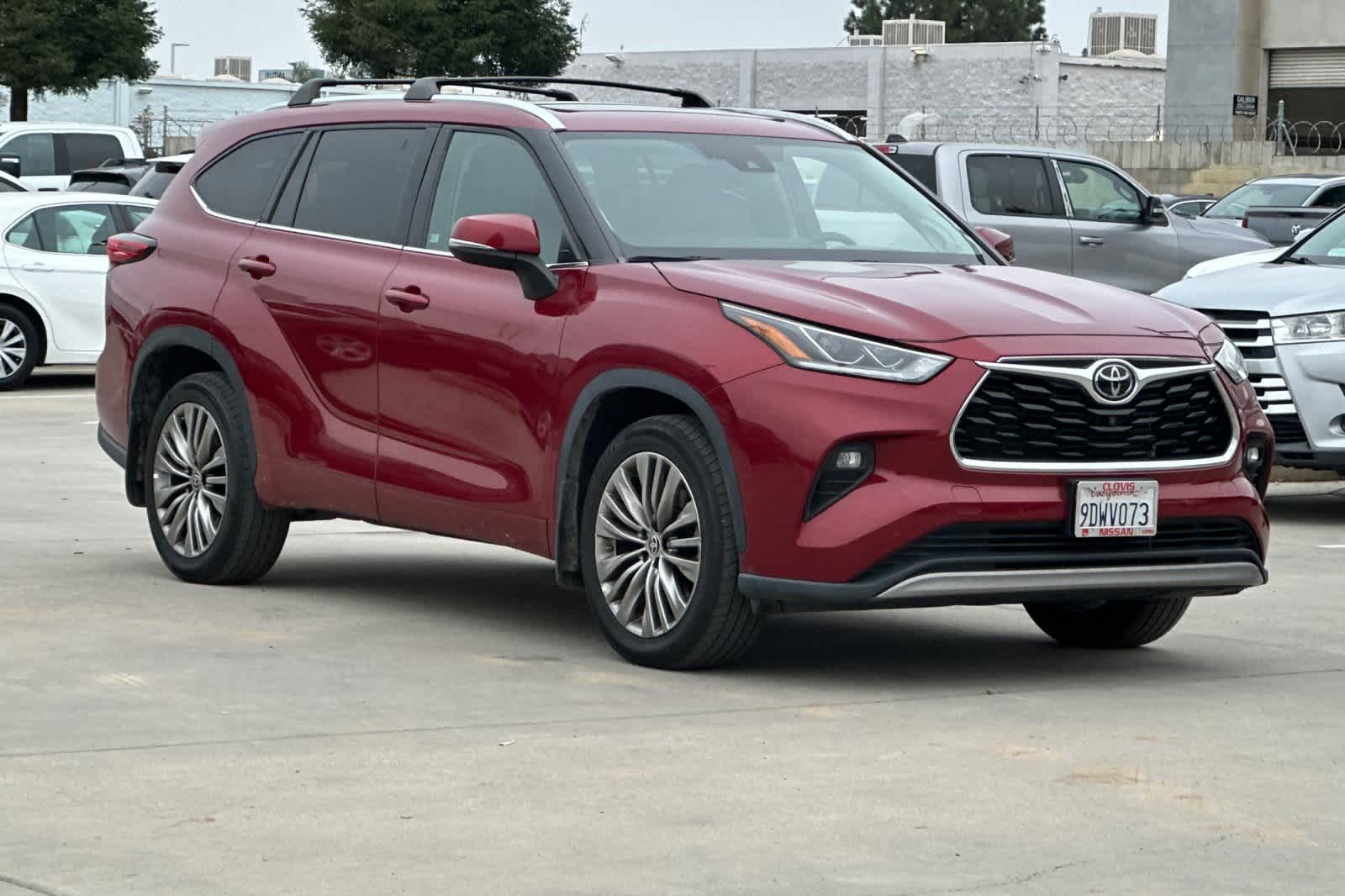Thumbnail: 2022 Toyota Highlander - 10