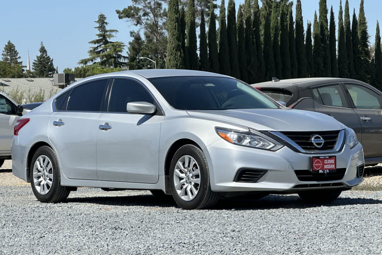 Thumbnail: 2018 Nissan Altima - 10