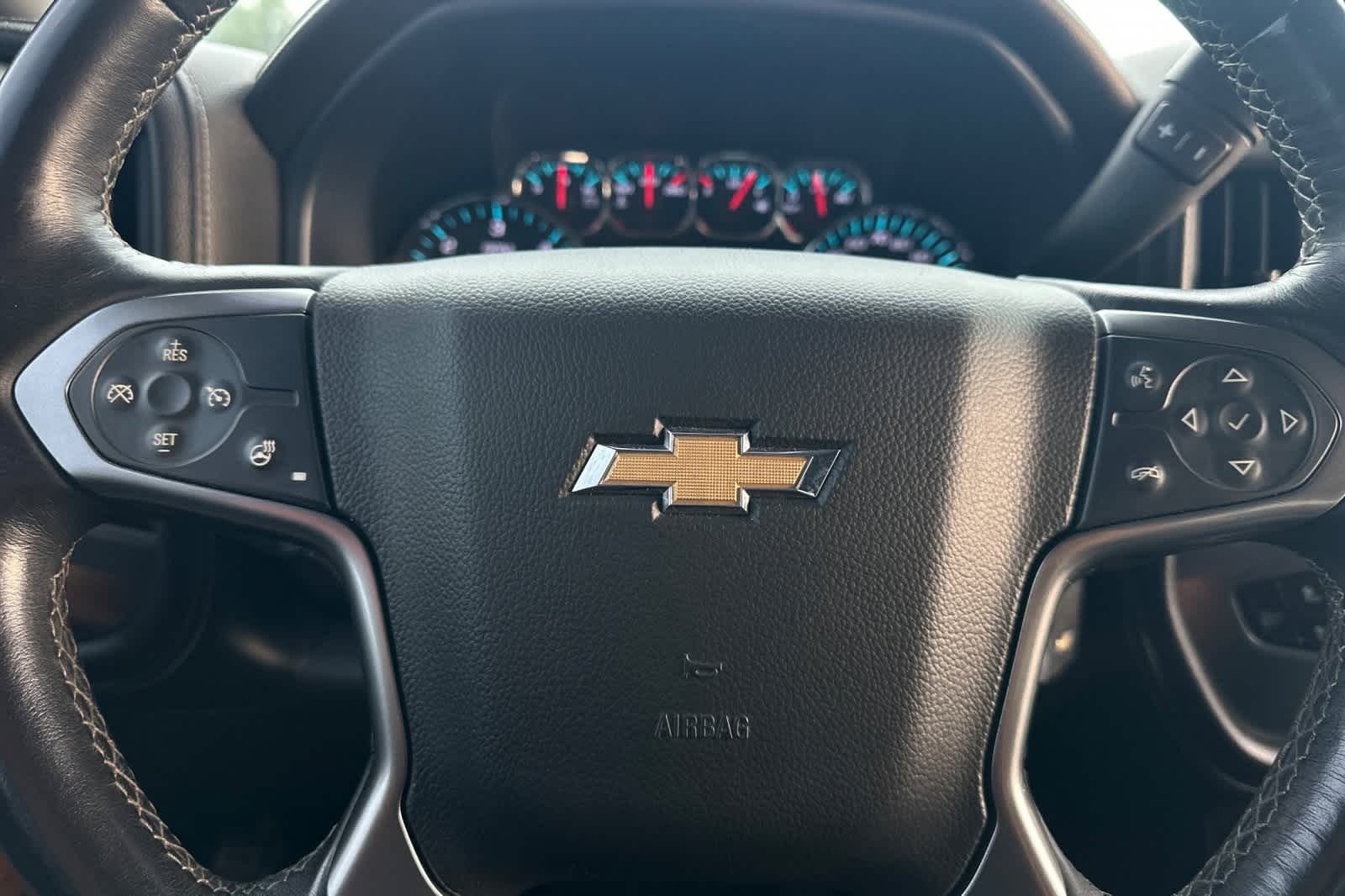 Thumbnail: 2015 Chevrolet Silverado 1500 - 24