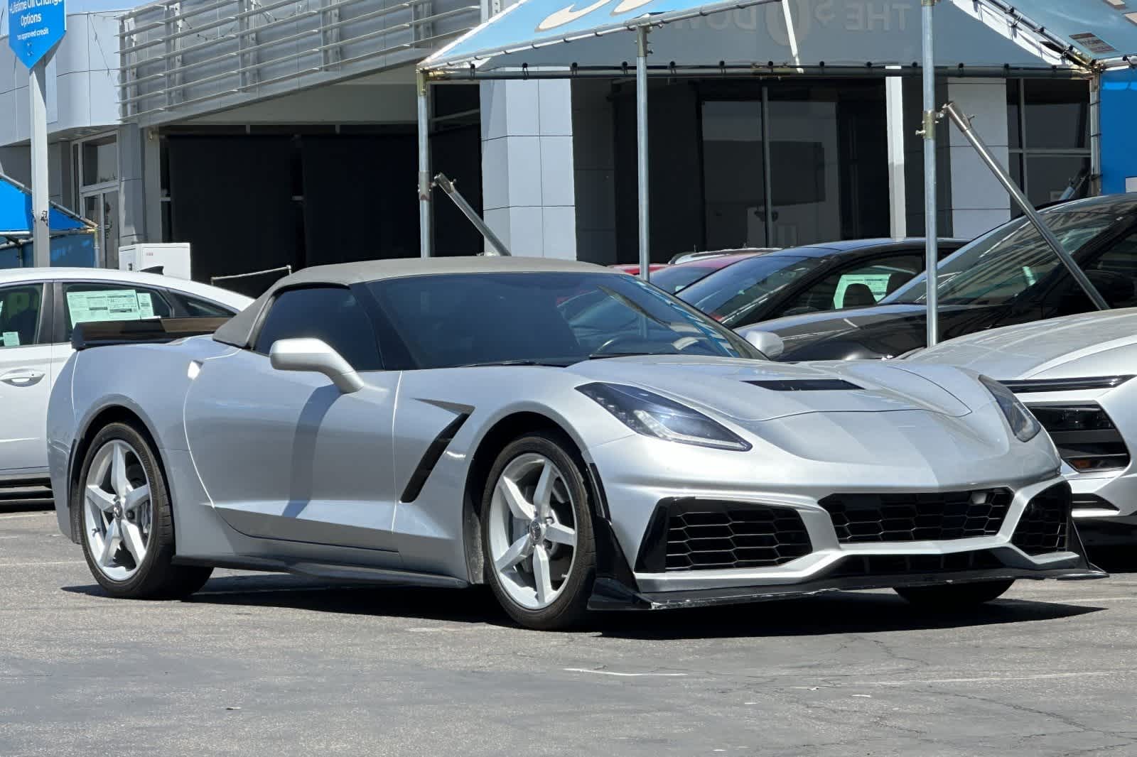 Thumbnail: 2014 Chevrolet Corvette - 10