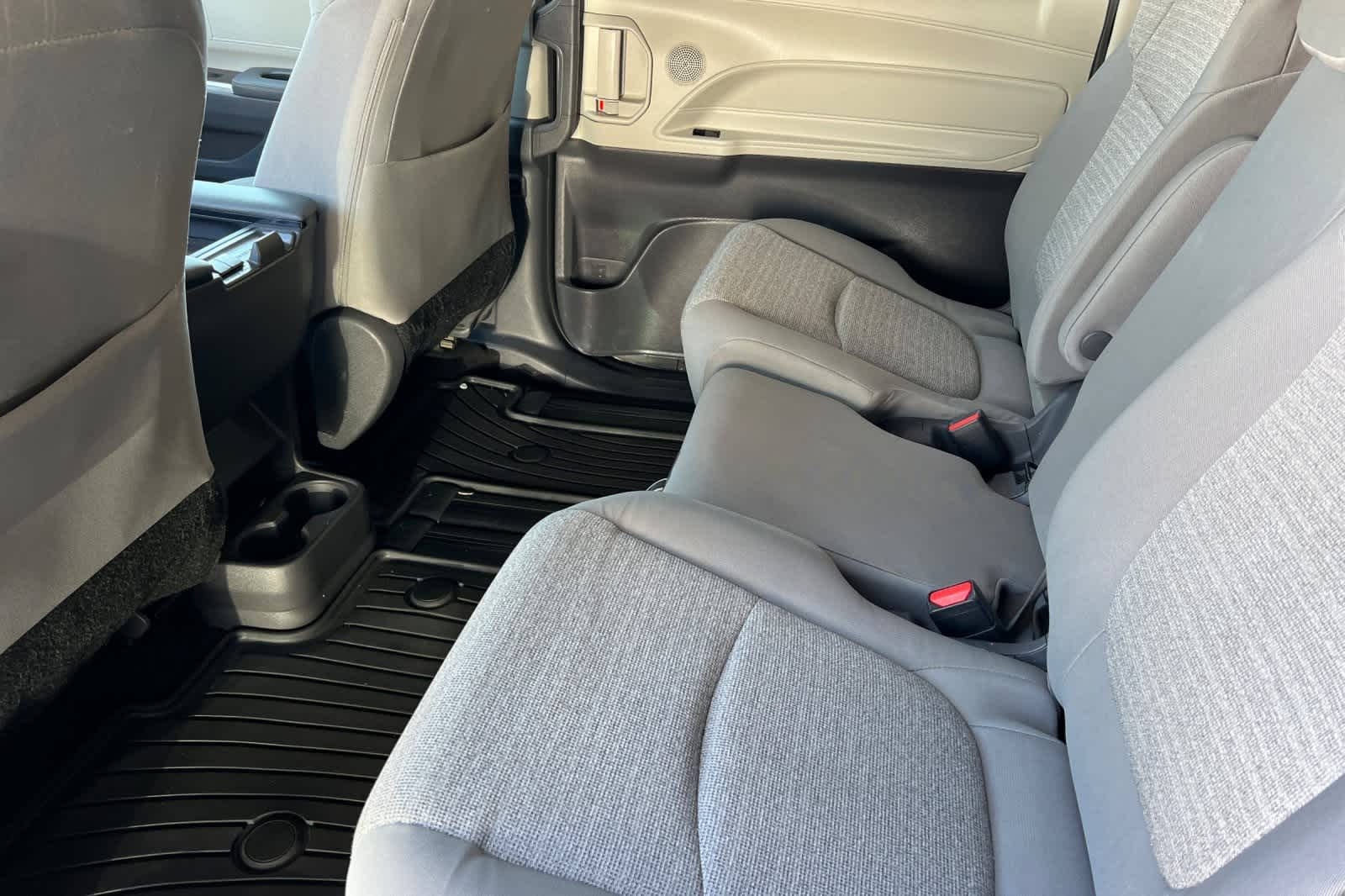 Thumbnail: 2021 Toyota Sienna - 5