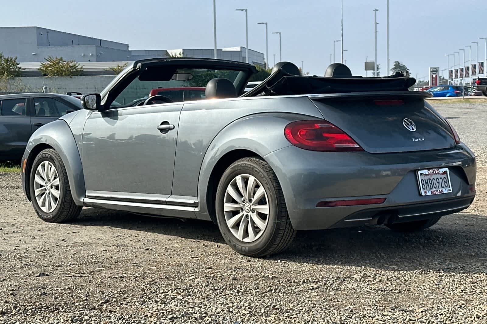 Thumbnail: 2018 Volkswagen Beetle - 7