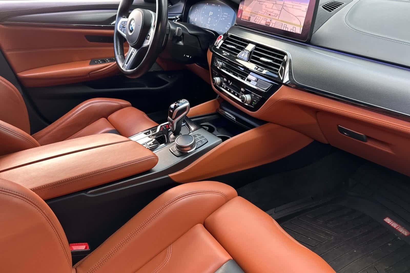 Thumbnail: 2021 BMW M5 - 16