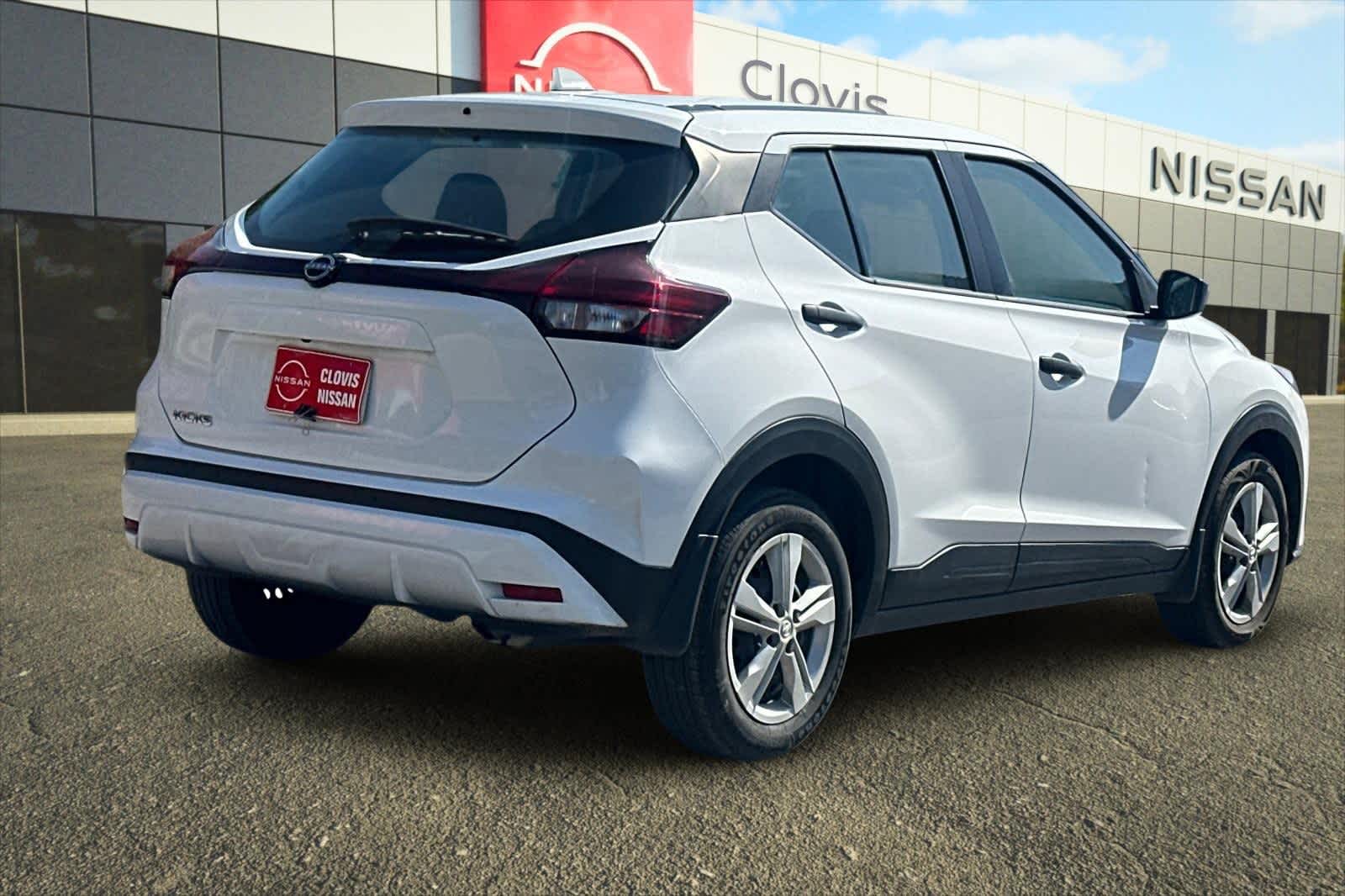 2023 Nissan Kicks S 3