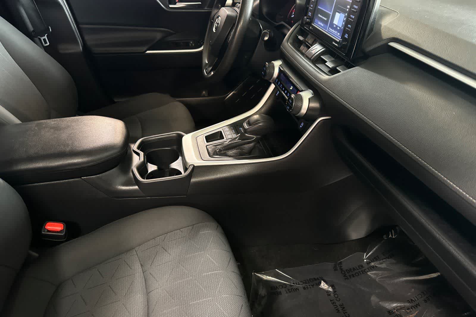 Thumbnail: 2020 Toyota RAV4 - 19