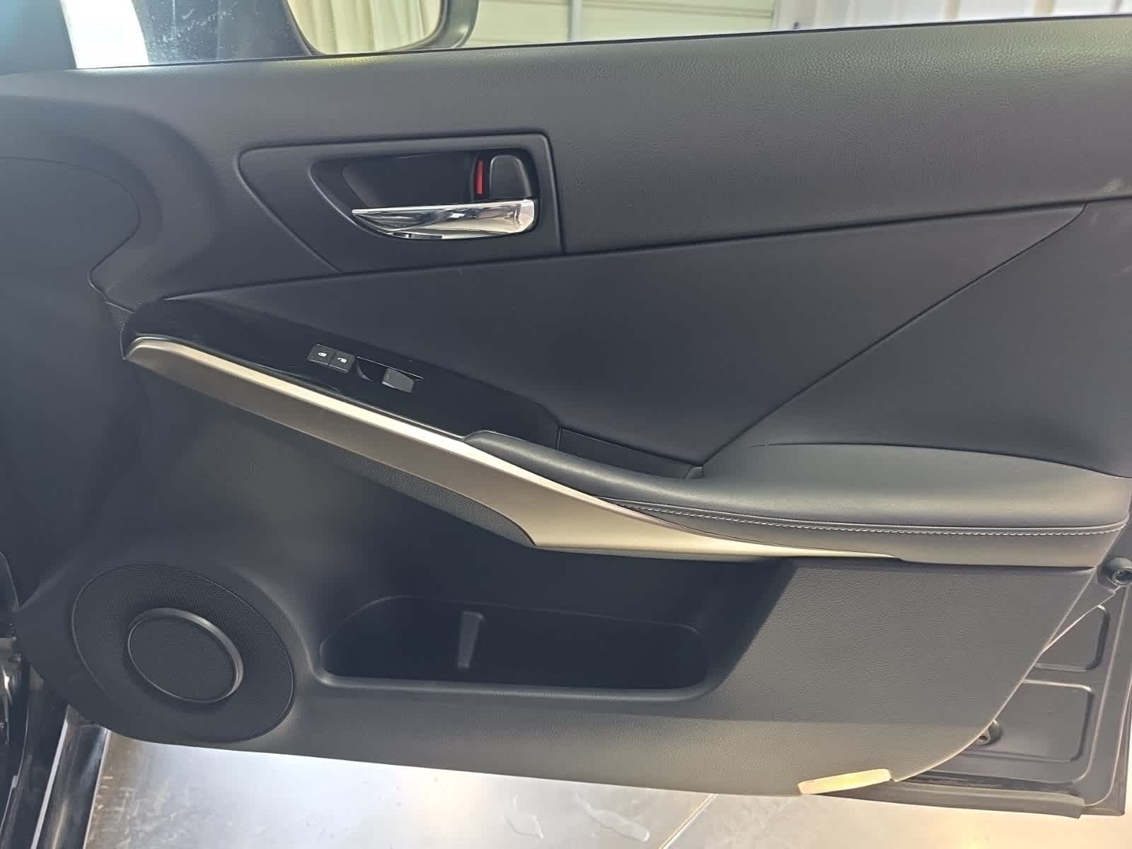 Thumbnail: 2014 Lexus IS - 16