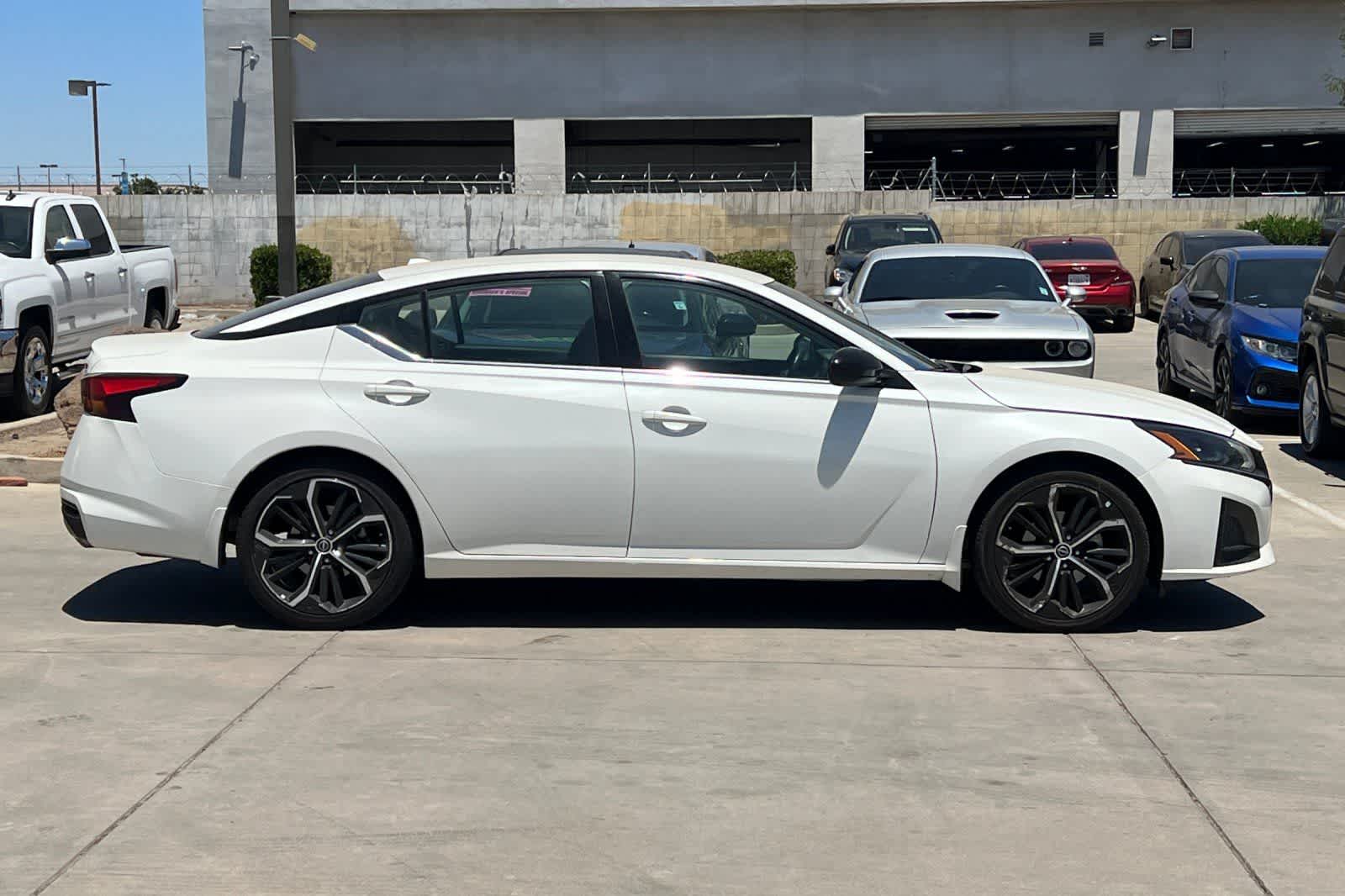 Thumbnail: 2024 Nissan Altima - 9