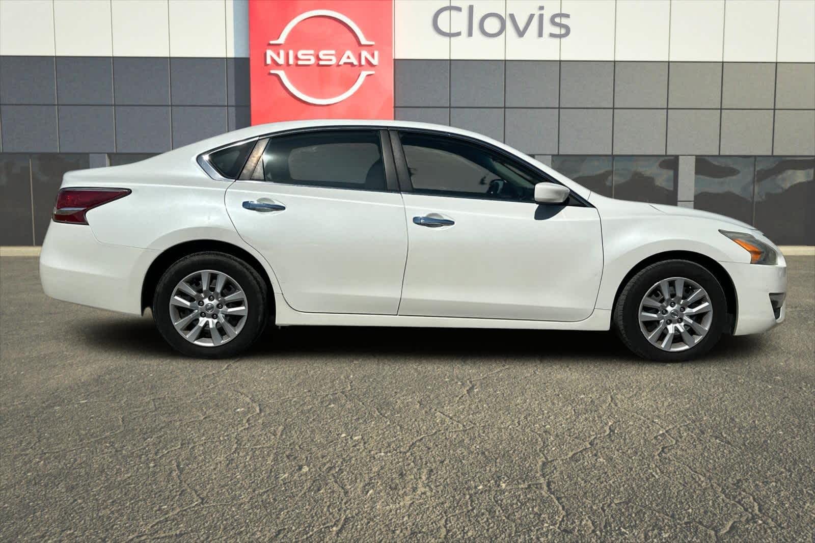 Thumbnail: 2014 Nissan Altima - 9
