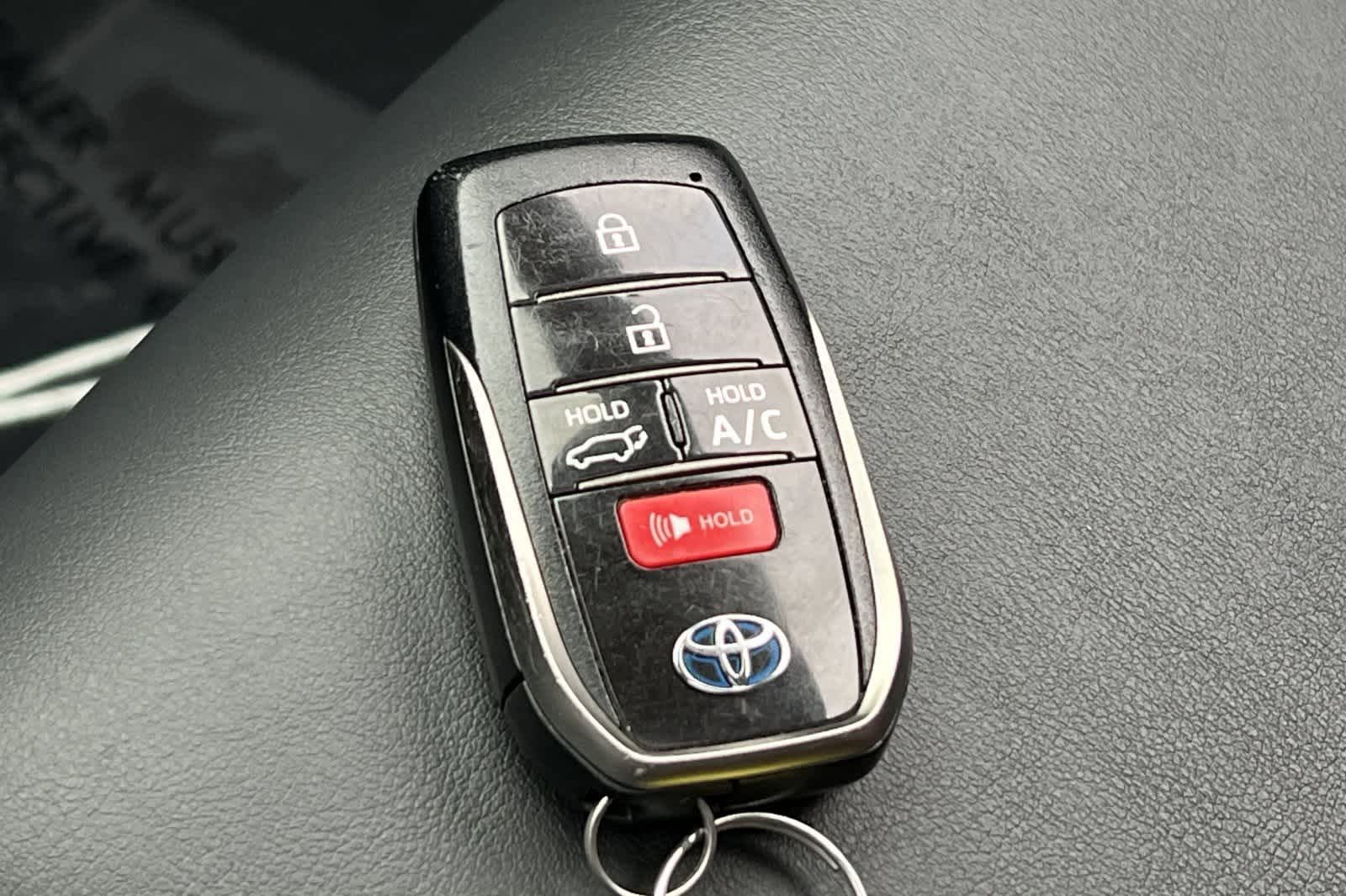 Thumbnail: 2021 Toyota RAV4 - 27