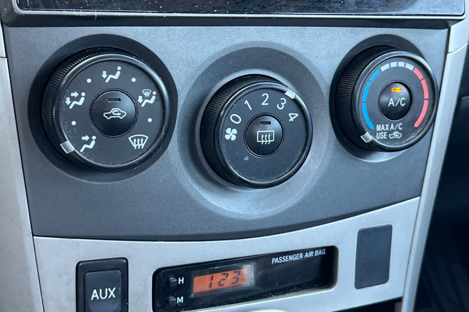 Thumbnail: 2010 Toyota Corolla - 20