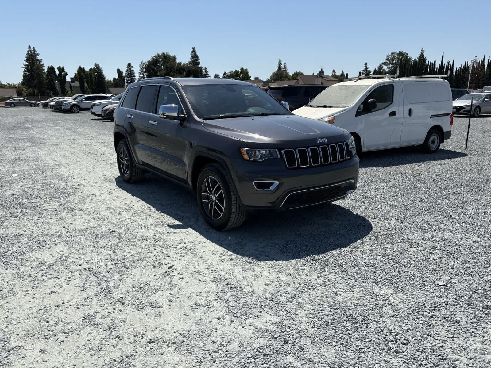 Thumbnail: 2018 Jeep Grand Cherokee - 10
