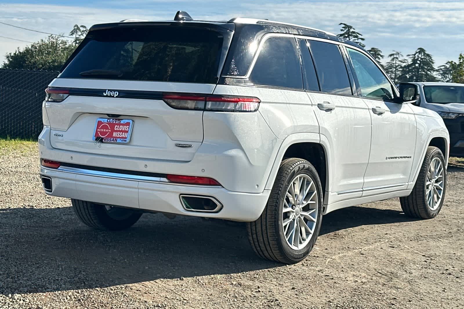 Thumbnail: 2023 Jeep Grand Cherokee - 3