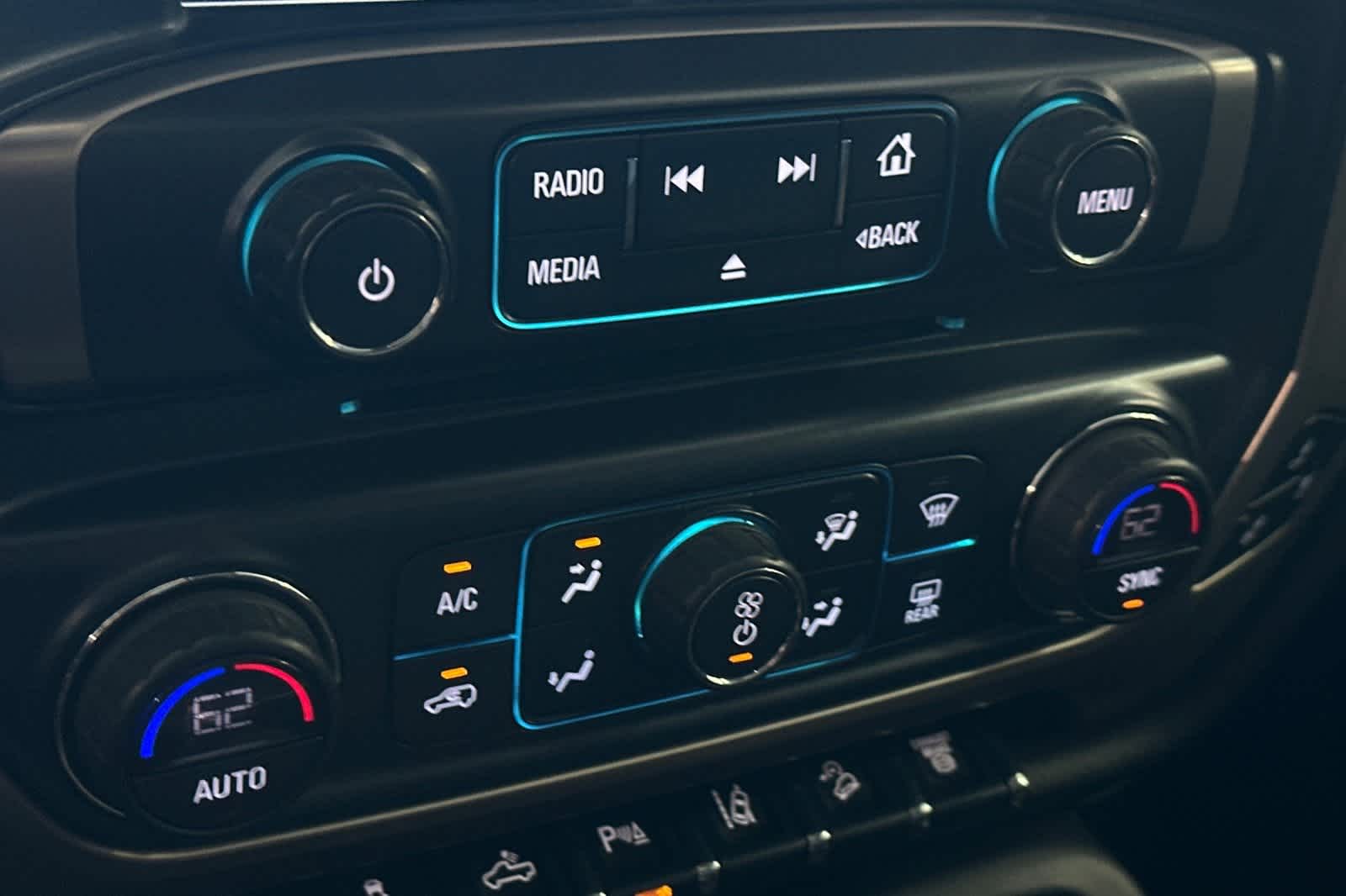 Thumbnail: 2019 GMC Sierra 3500 - 24