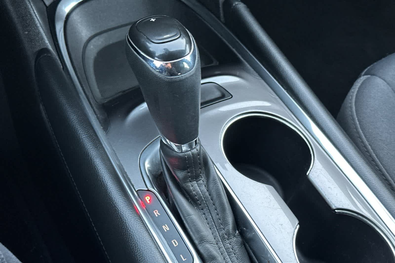 Thumbnail: 2017 Chevrolet Malibu - 25