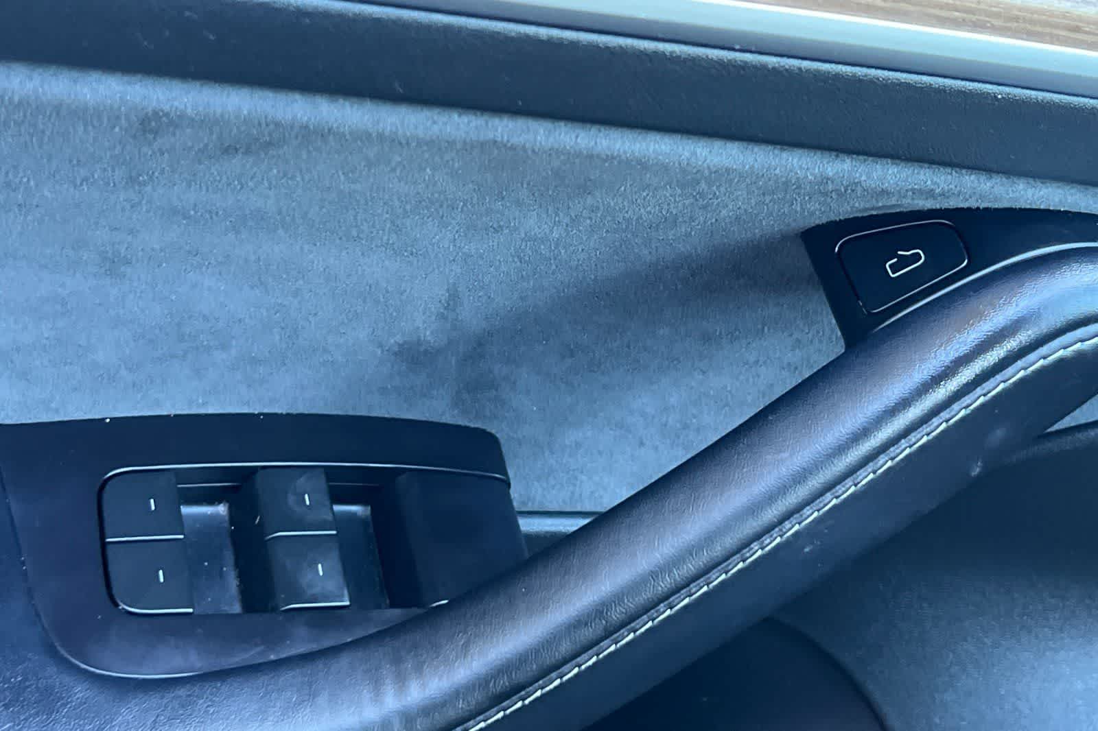 Thumbnail: 2022 Tesla Model 3 - 14
