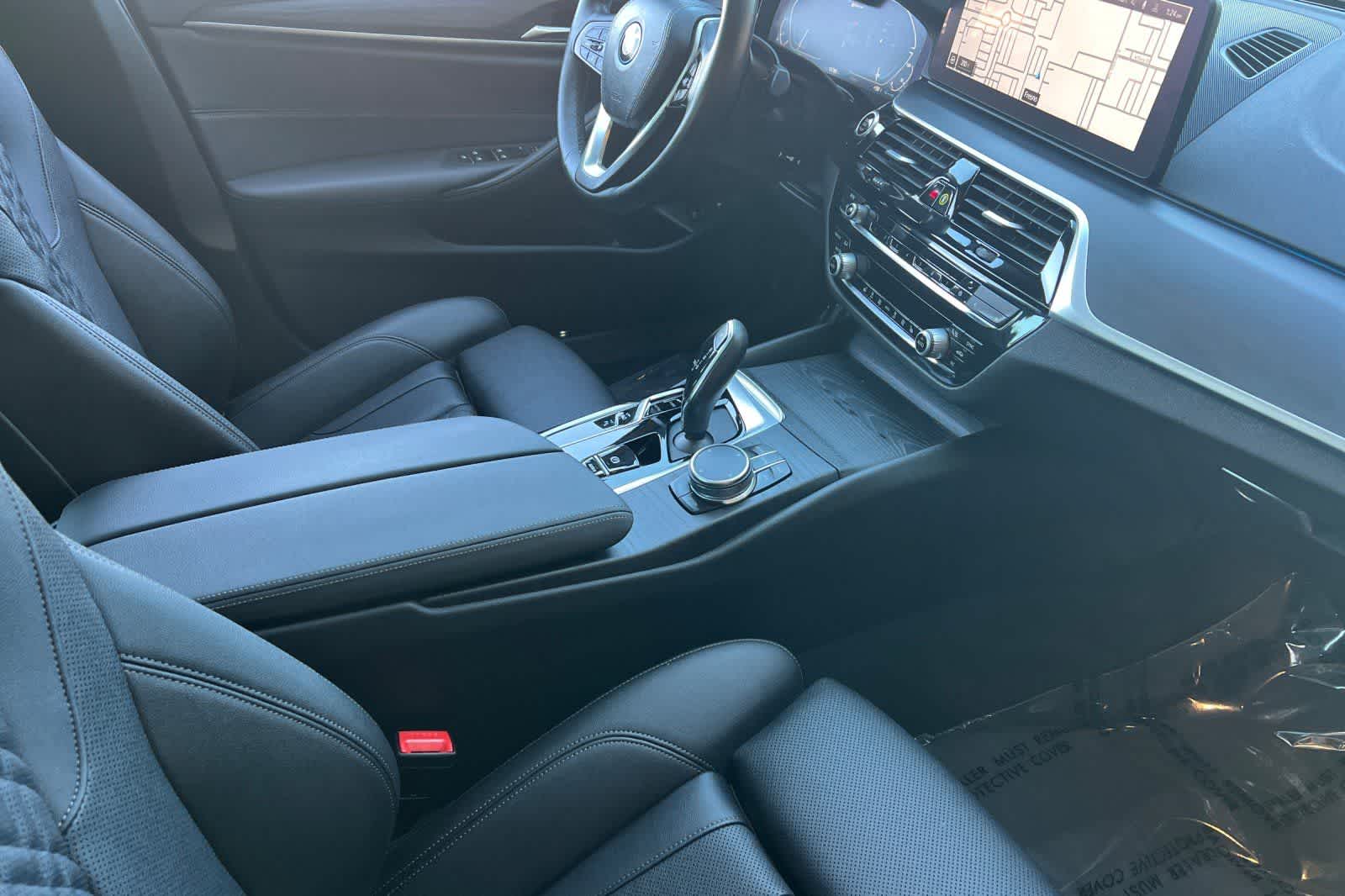 Thumbnail: 2023 BMW 5 Series - 18