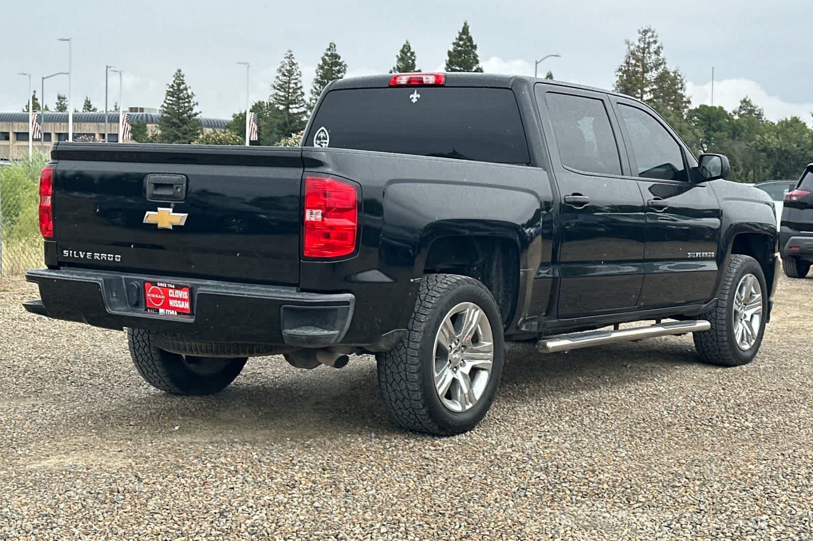 Thumbnail: 2018 Chevrolet Silverado 1500 - 3