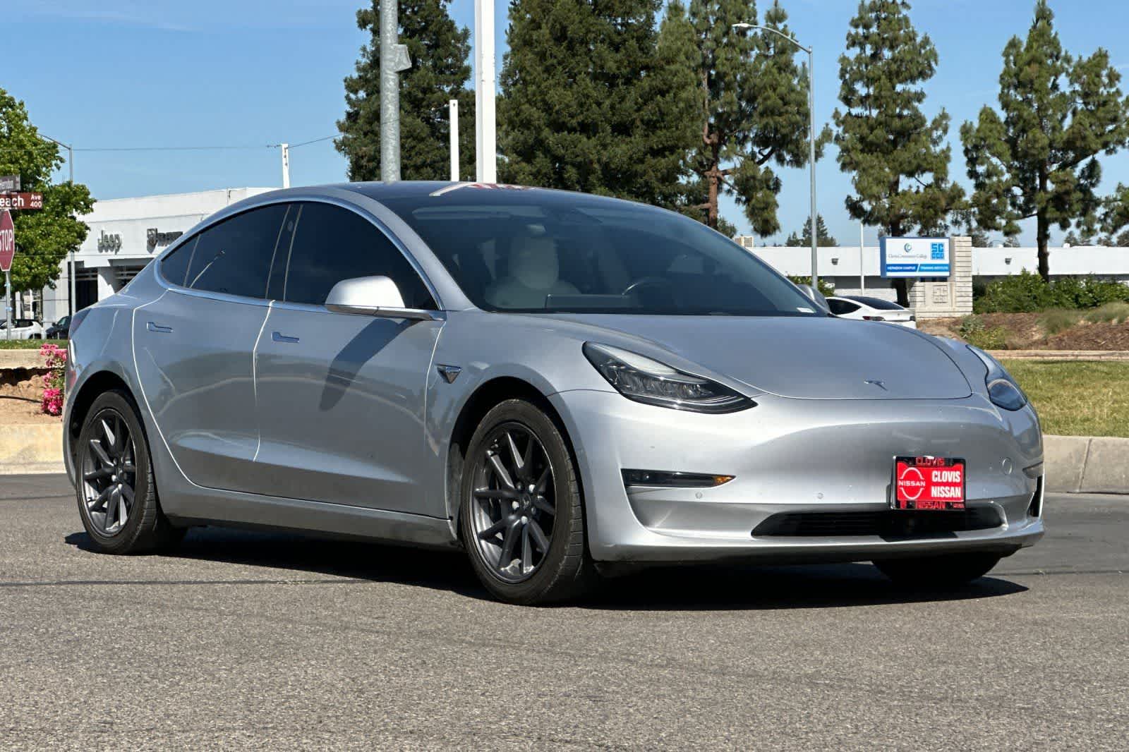 Thumbnail: 2018 Tesla Model 3 - 9