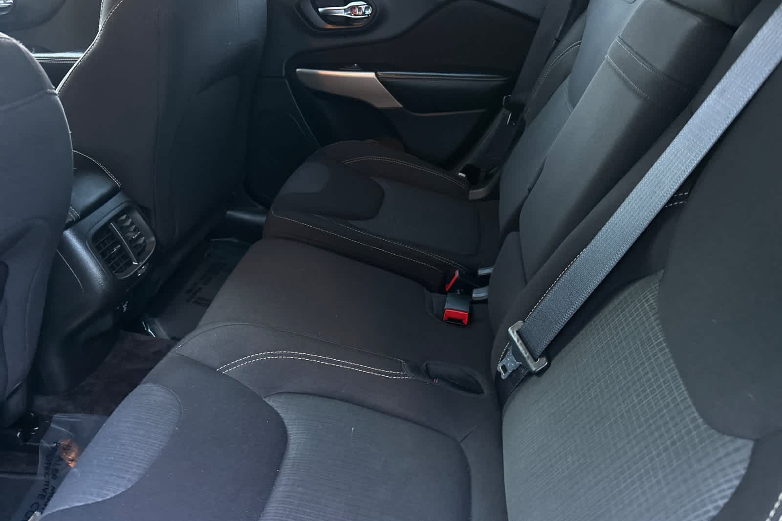 Thumbnail: 2017 Jeep Cherokee - 5