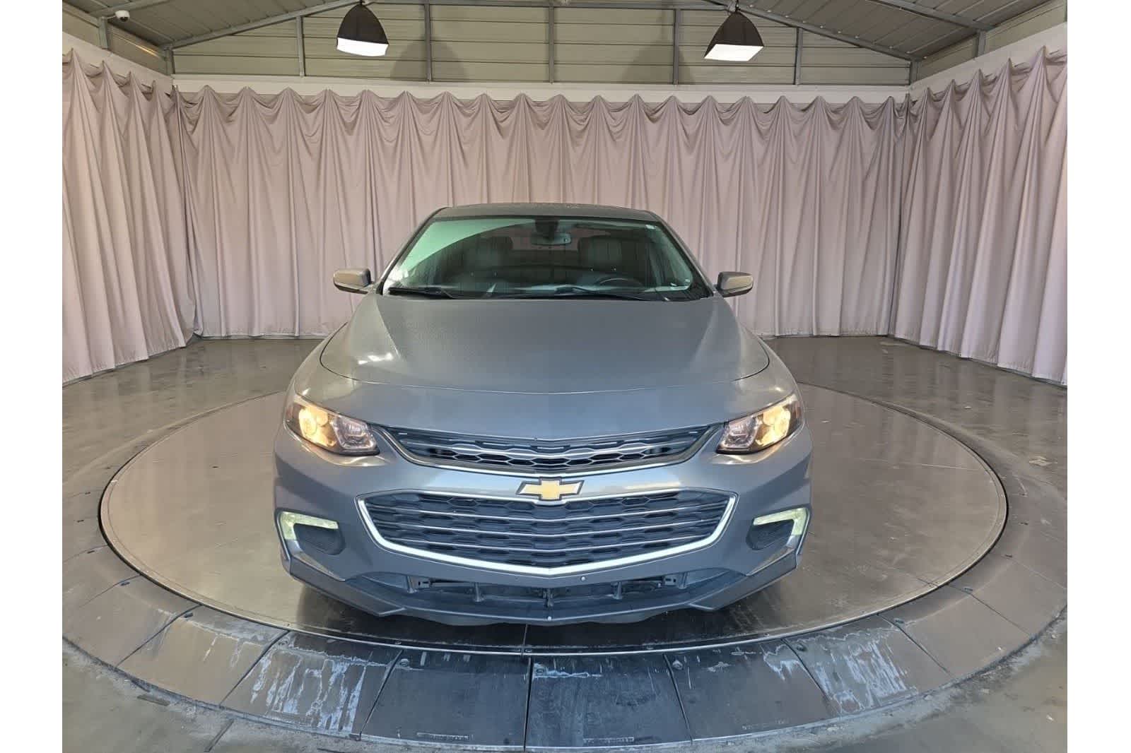 Thumbnail: 2017 Chevrolet Malibu - 5