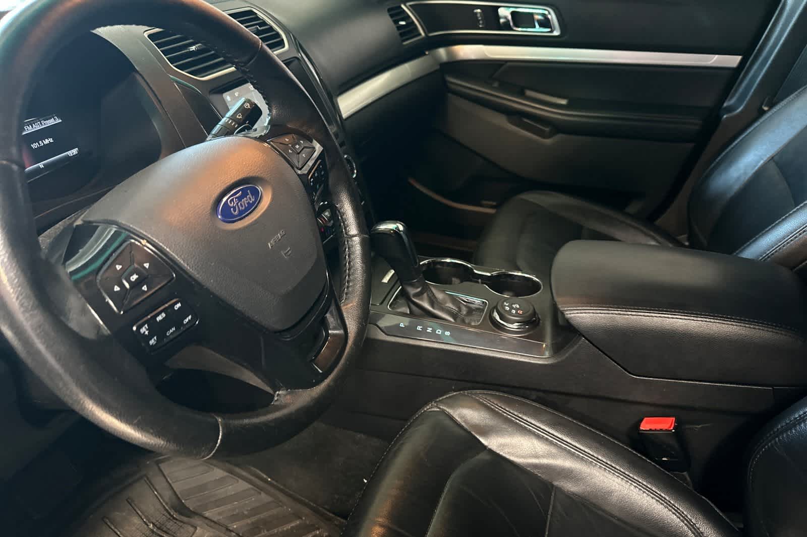 Thumbnail: 2017 Ford Explorer - 14