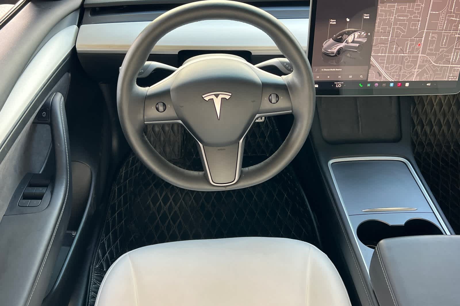 Thumbnail: 2023 Tesla Model 3 - 17
